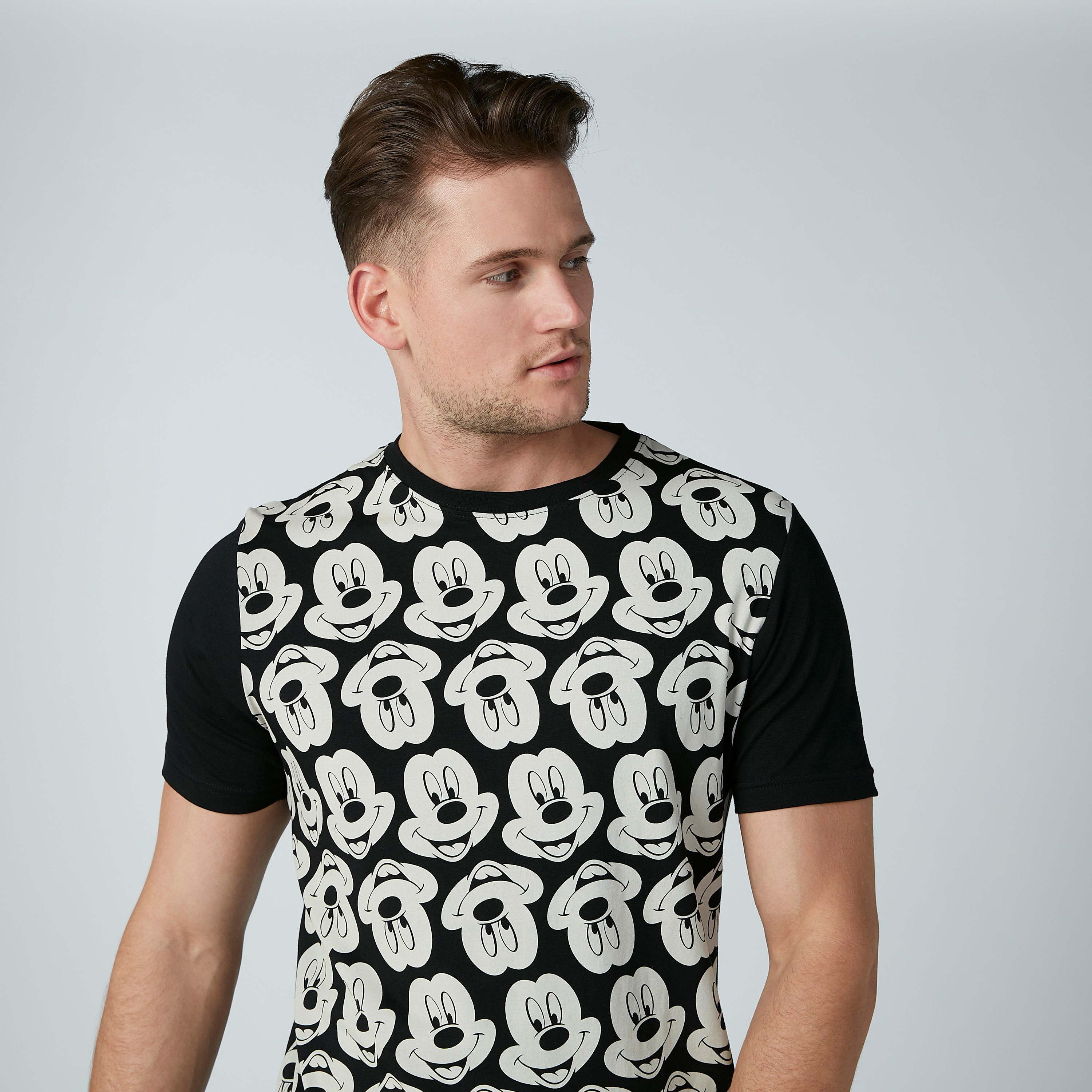 تيشيرت بأكمام قصيرة وطبعات ميكي ماوس-men-clothing-tshirtsandpolos-tshirts-image-3