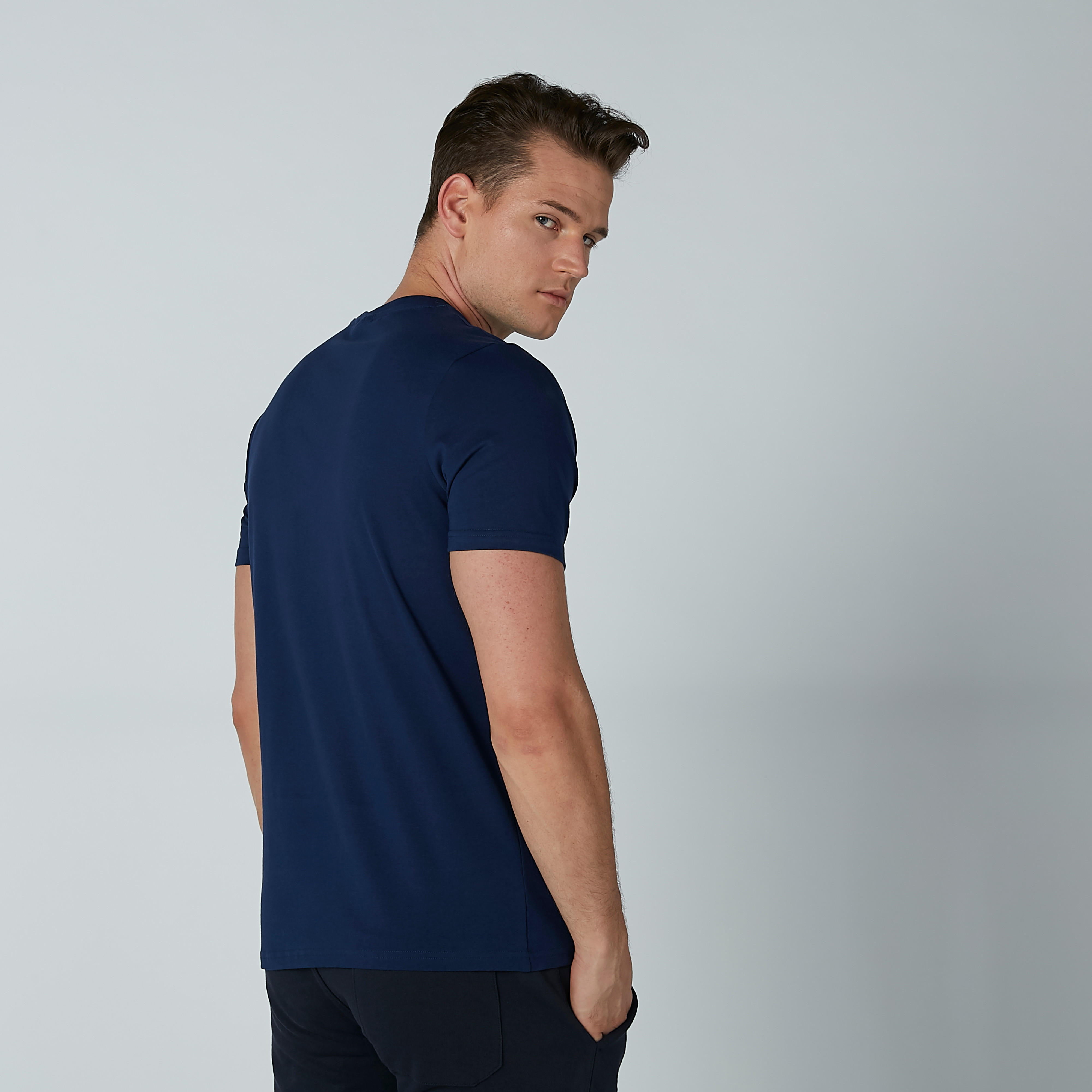 تيشيرت مستدام سليم وياقة ضيّقة وطبعات سوبرمان-men-clothing-tshirtsandpolos-tshirts-image-3