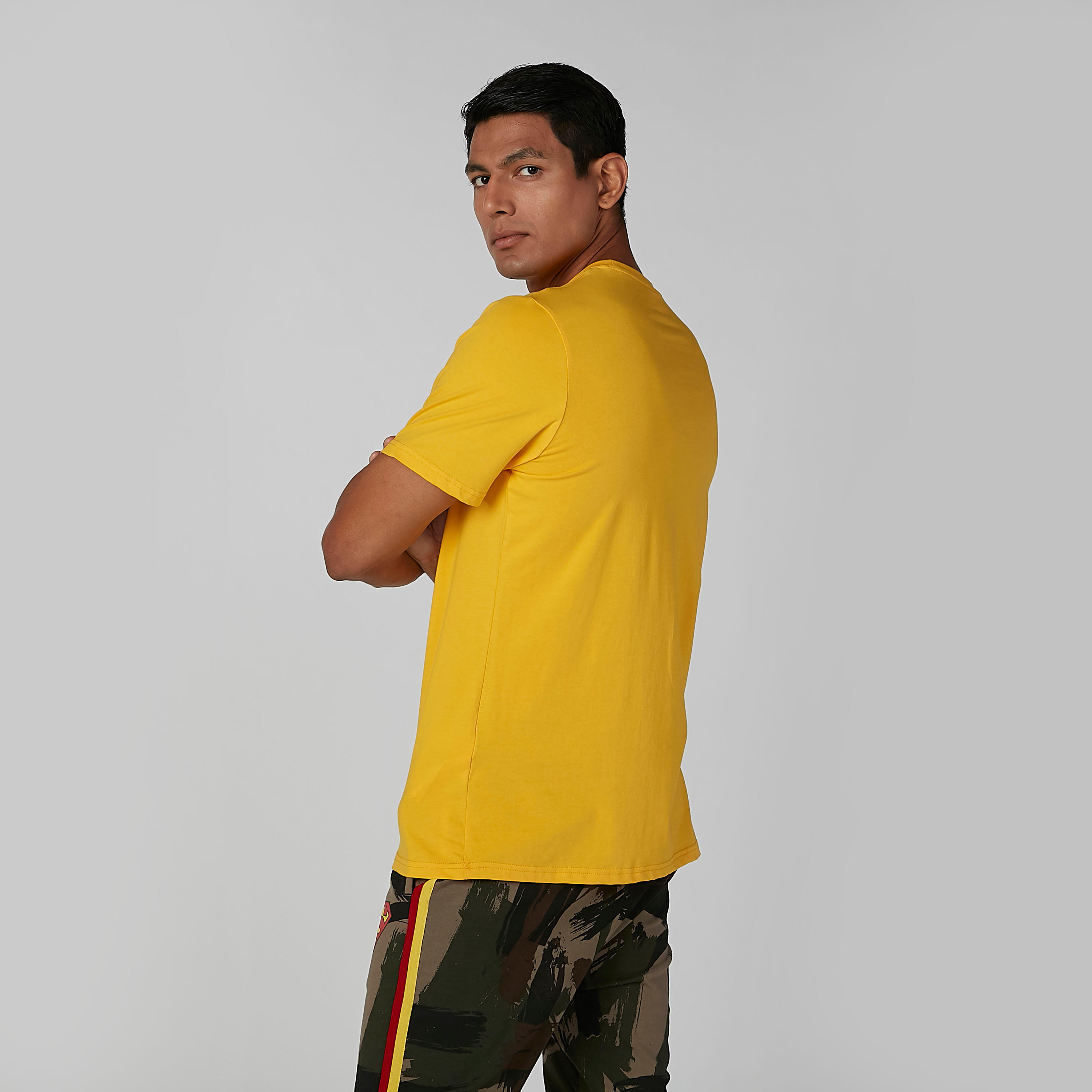 تيشيرت بياقة ضيّقة وأكمام قصيرة وطبعات سوبرمان-men-clothing-tshirtsandpolos-tshirts-image-3