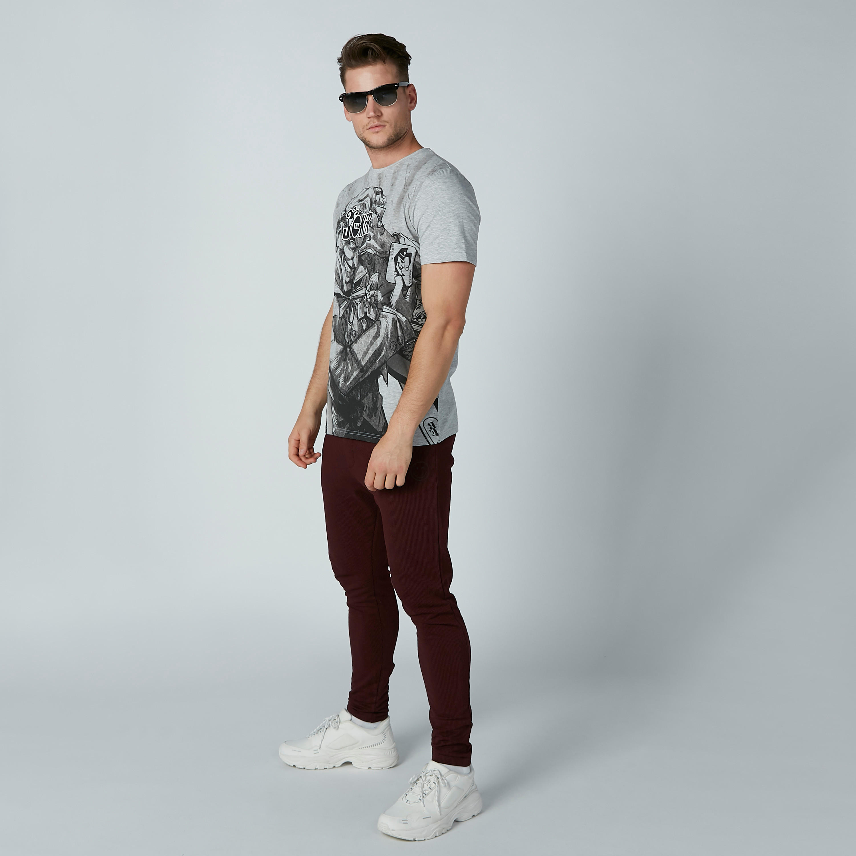 تيشيرت بأكمام قصيرة وياقة مستديرة وطبعات جوكر-men-clothing-tshirtsandpolos-tshirts-image-2