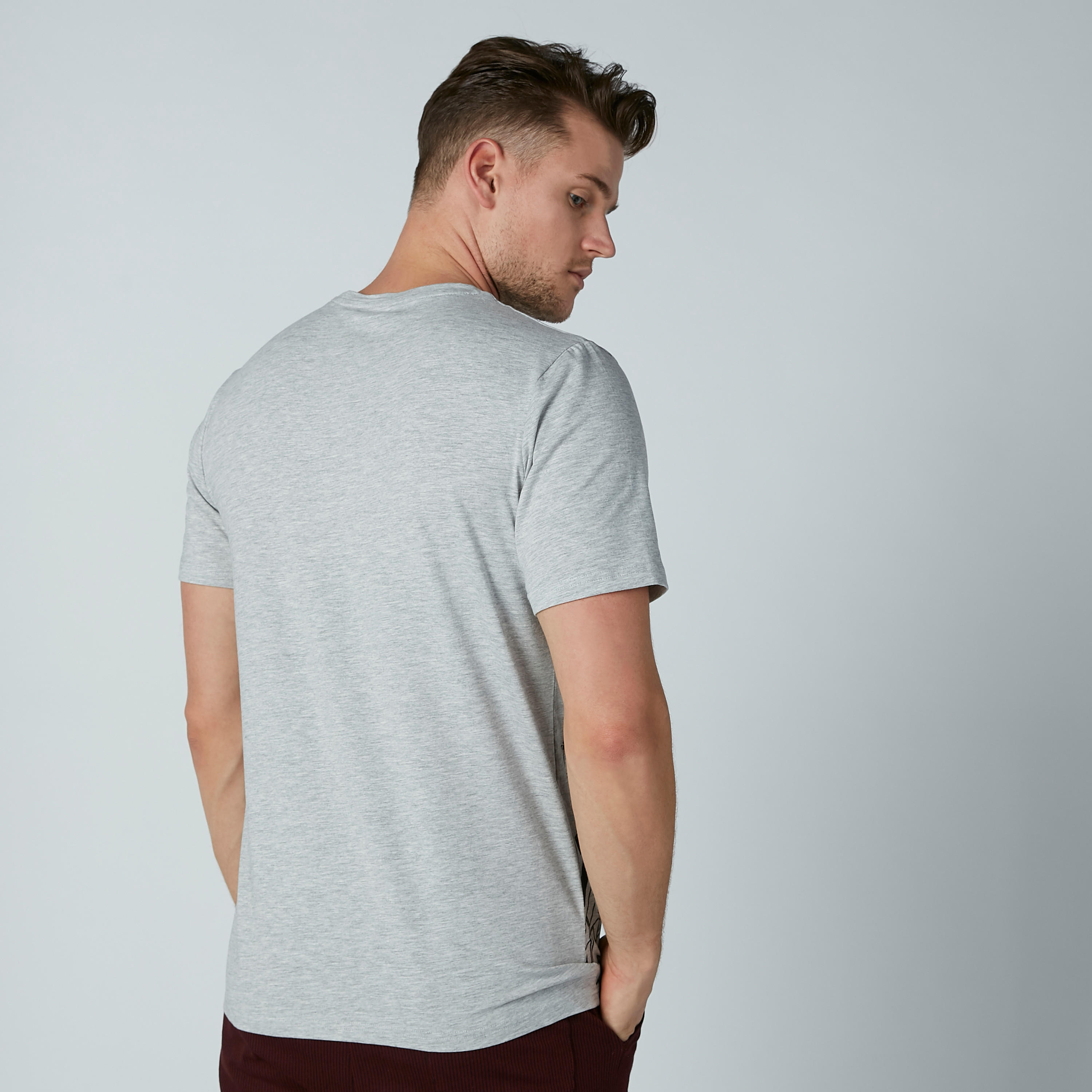تيشيرت بأكمام قصيرة وياقة مستديرة وطبعات جوكر-men-clothing-tshirtsandpolos-tshirts-image-3