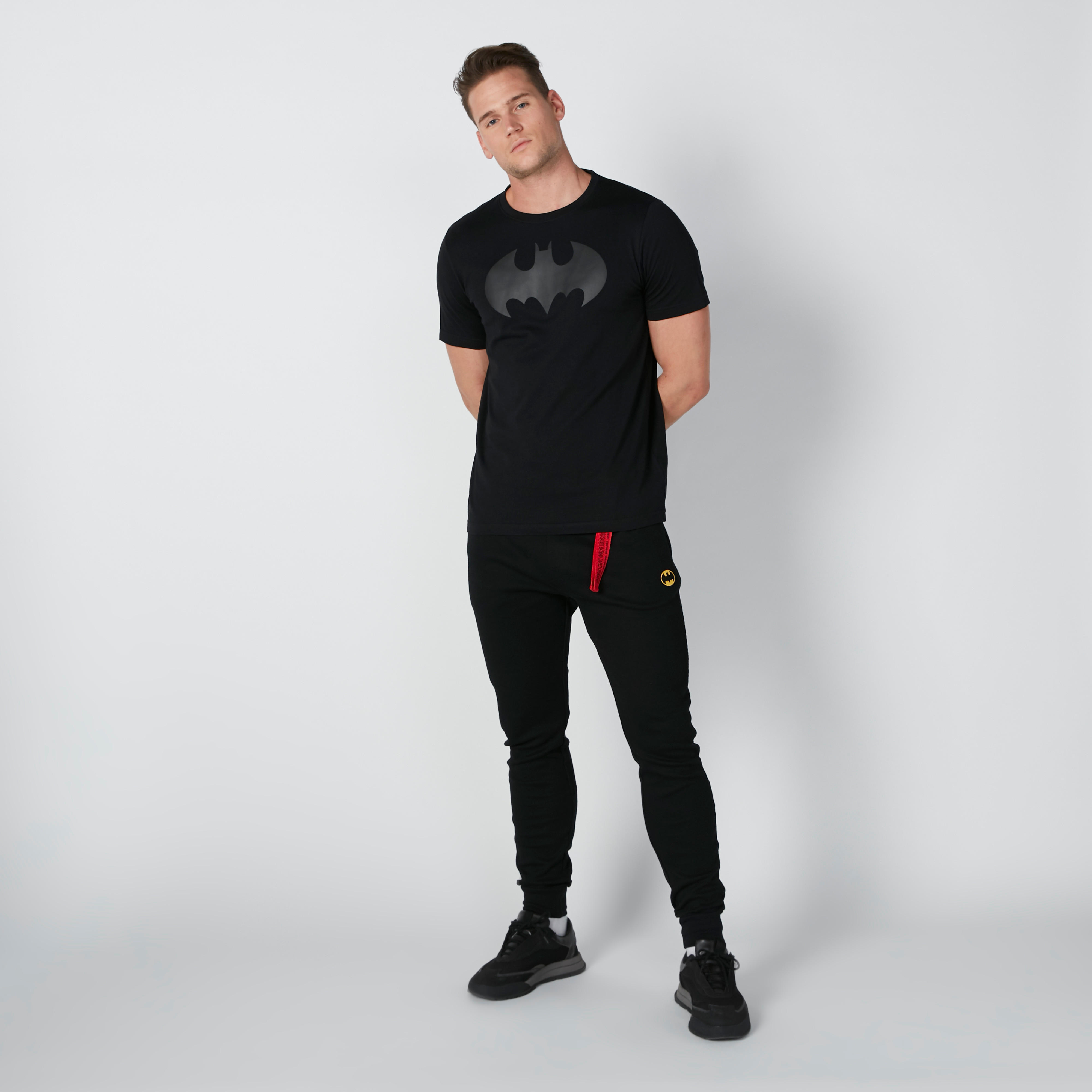 تيشيرت بقصّة عادية وأكمام قصيرة وطبعات باتمان-men-clothing-tshirtsandpolos-tshirts-image-1