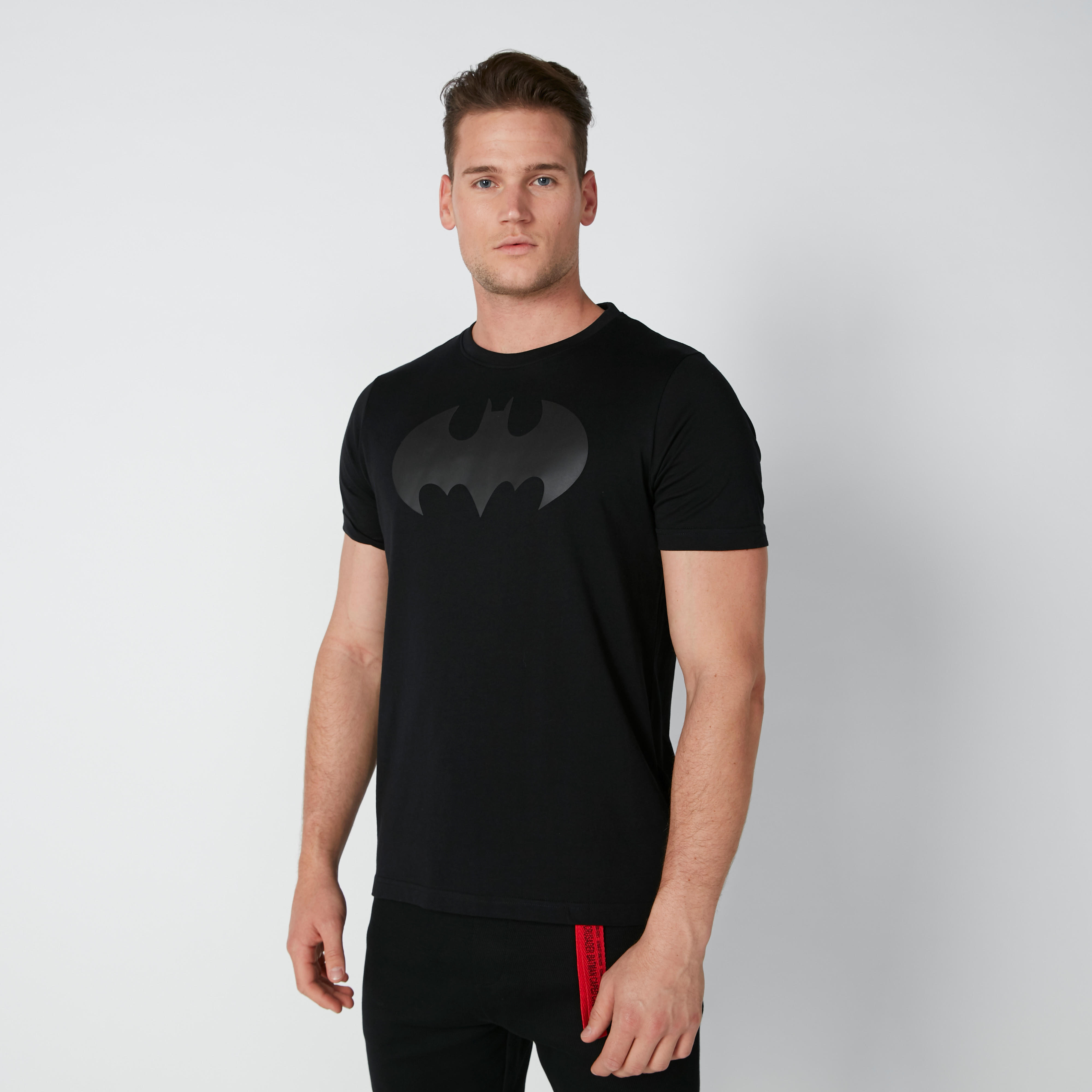 تيشيرت بقصّة عادية وأكمام قصيرة وطبعات باتمان-men-clothing-tshirtsandpolos-tshirts-image-2