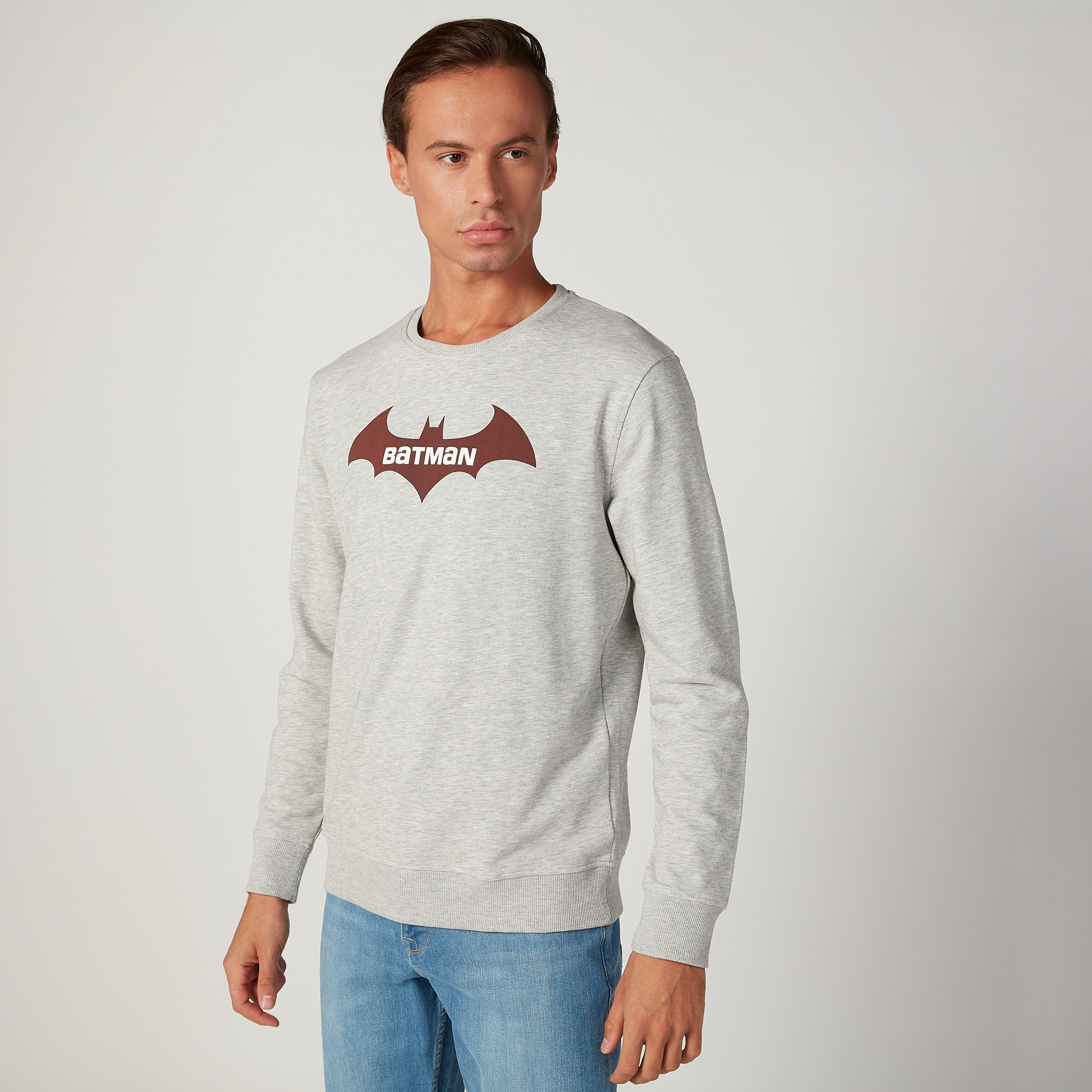 سويت شيرت سليم فيت بياقة مستديرة وأكمام طويلة وطبعات باتمان-men-winterwear-hoodiesandsweatshirts-image-1