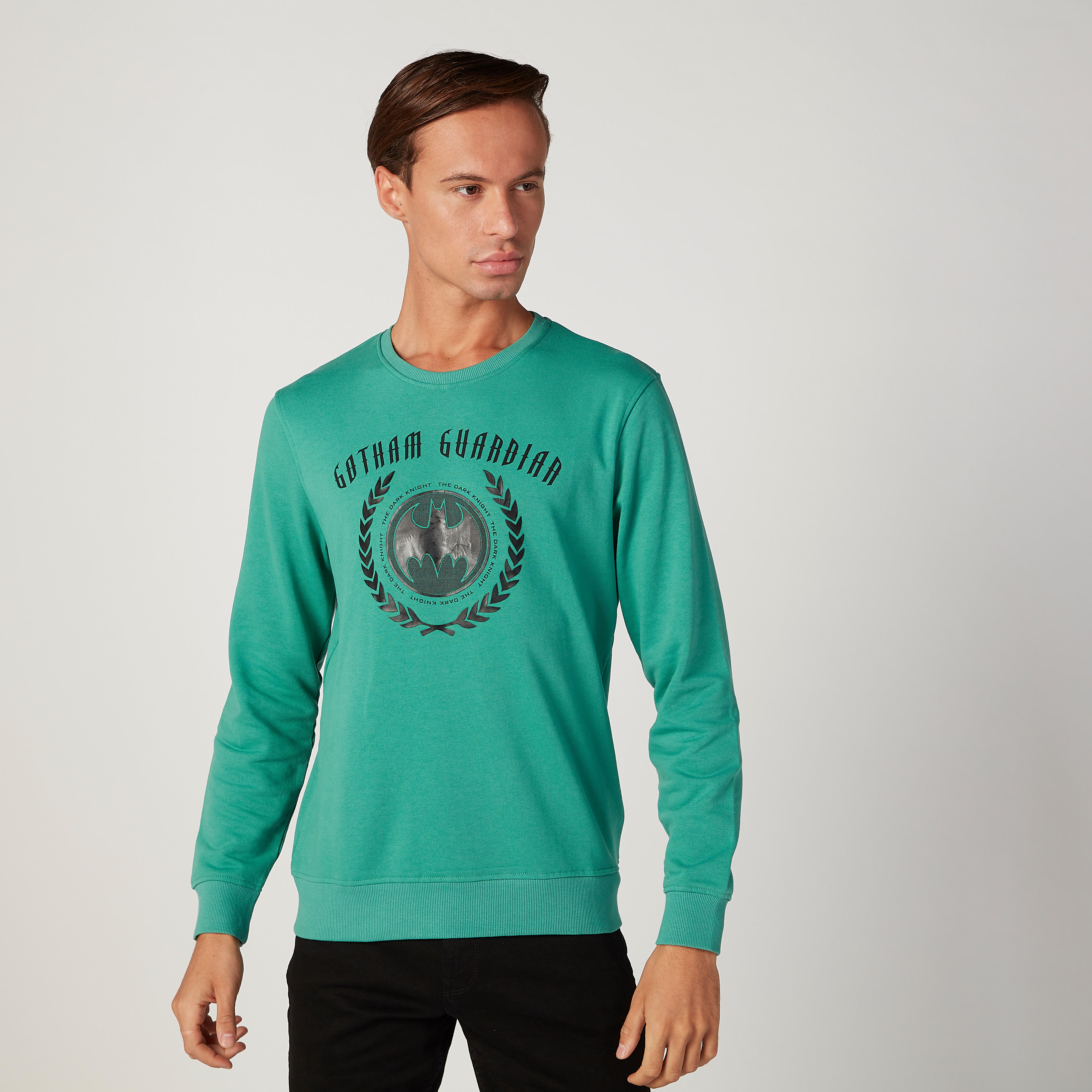 سويت شيرت سليم فيت بياقة مستديرة وأكمام طويلة وطبعات باتمان-men-winterwear-hoodiesandsweatshirts-image-1
