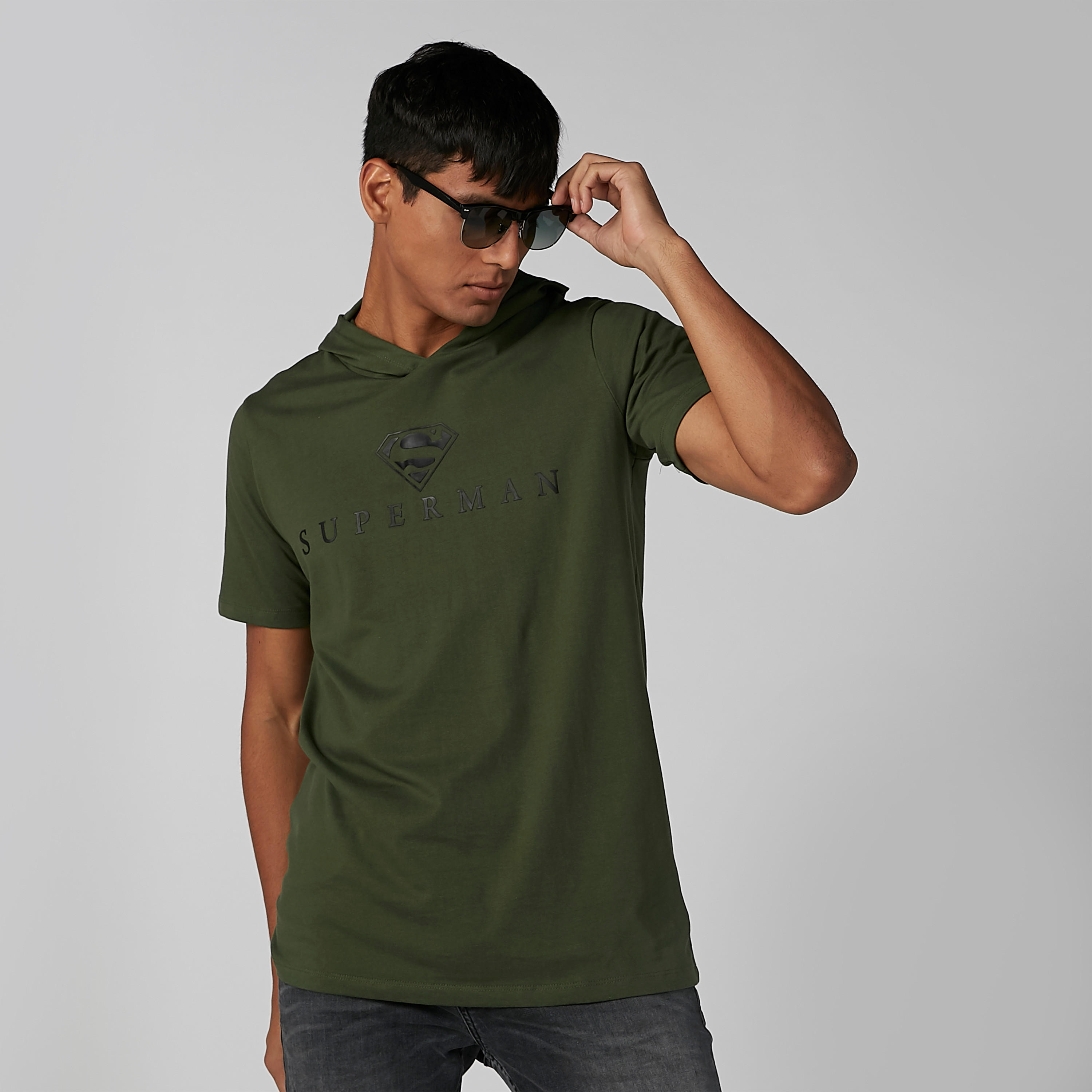 تيشيرت بقبّعة وأكمام قصيرة وطبعات سوبرمان-men-clothing-tshirtsandpolos-tshirts-image-1