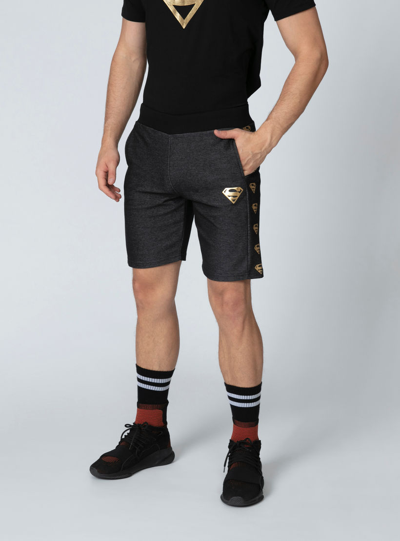 شورت بخصر مطّاطي وجيوب بطبعة سوبر مان-men-clothing-bottoms-shorts-image-3