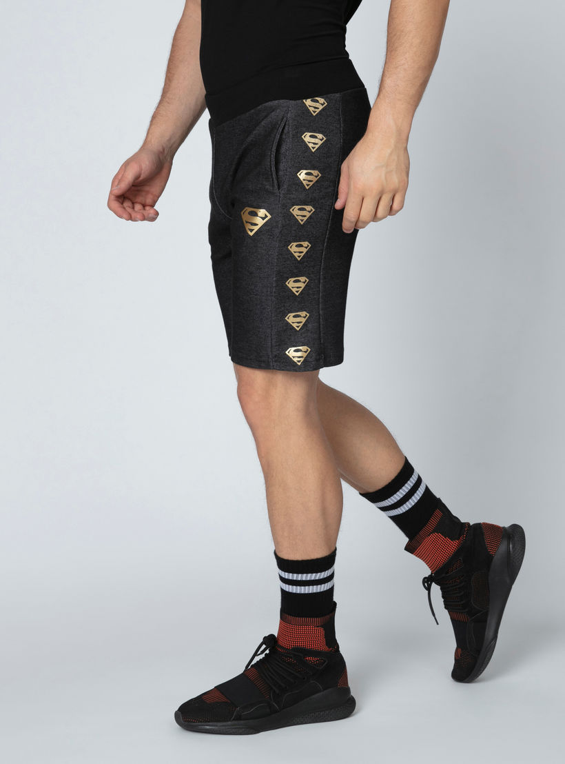 شورت بخصر مطّاطي وجيوب بطبعة سوبر مان-men-clothing-bottoms-shorts-image-4