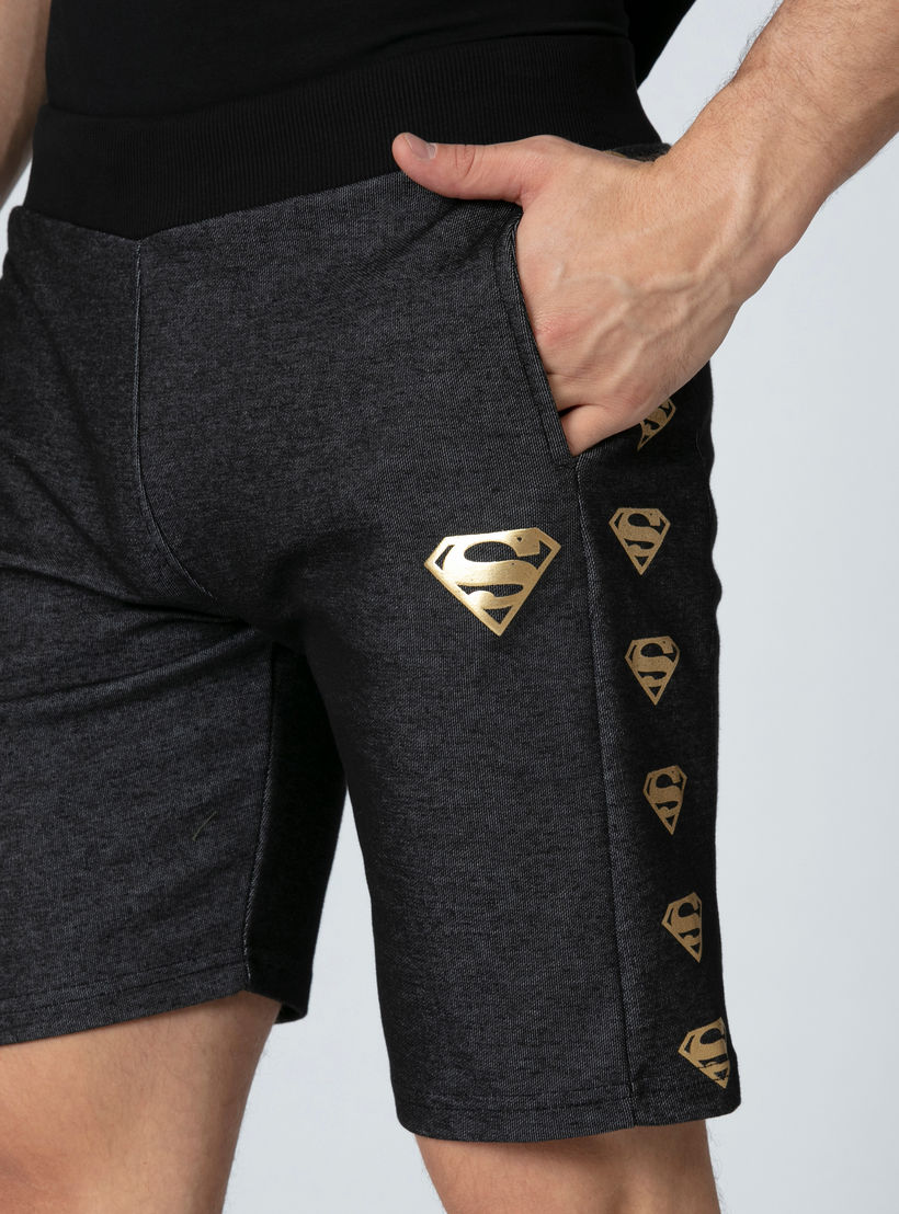 شورت بخصر مطّاطي وجيوب بطبعة سوبر مان-men-clothing-bottoms-shorts-image-5