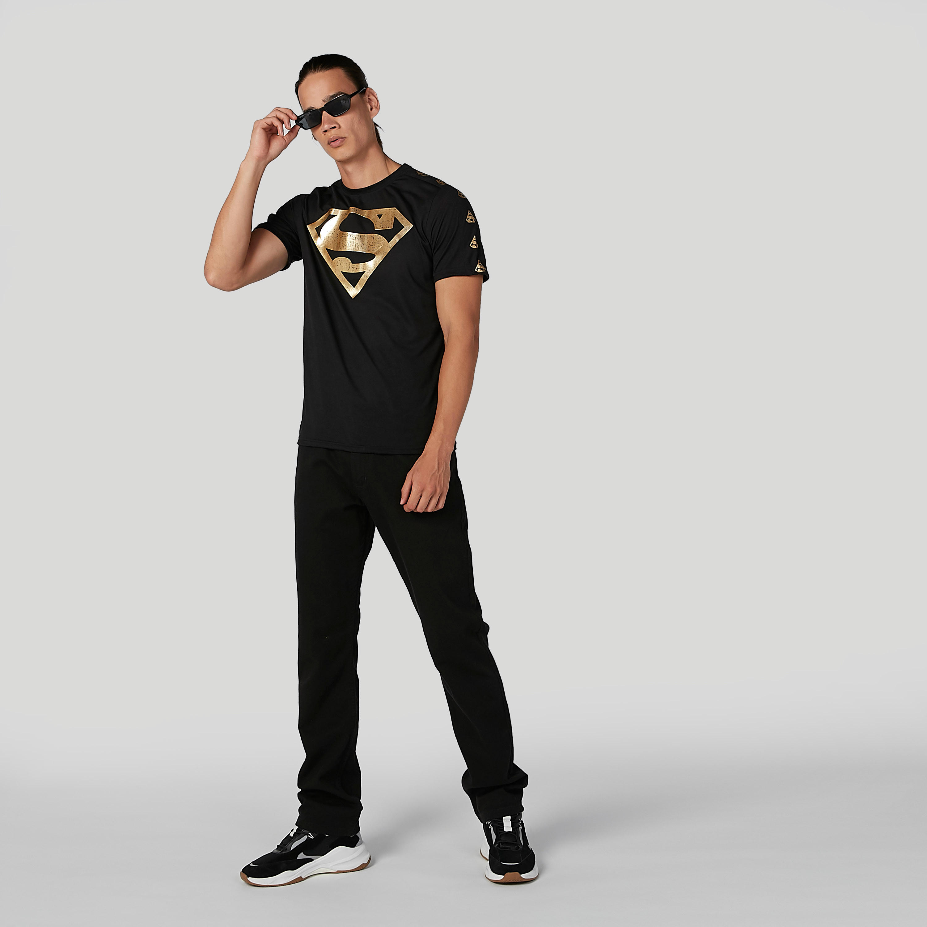 تيشيرت بياقة مستديرة وأكمام قصيرة وطبعات سوبرمان-men-clothing-tshirtsandpolos-tshirts-image-2