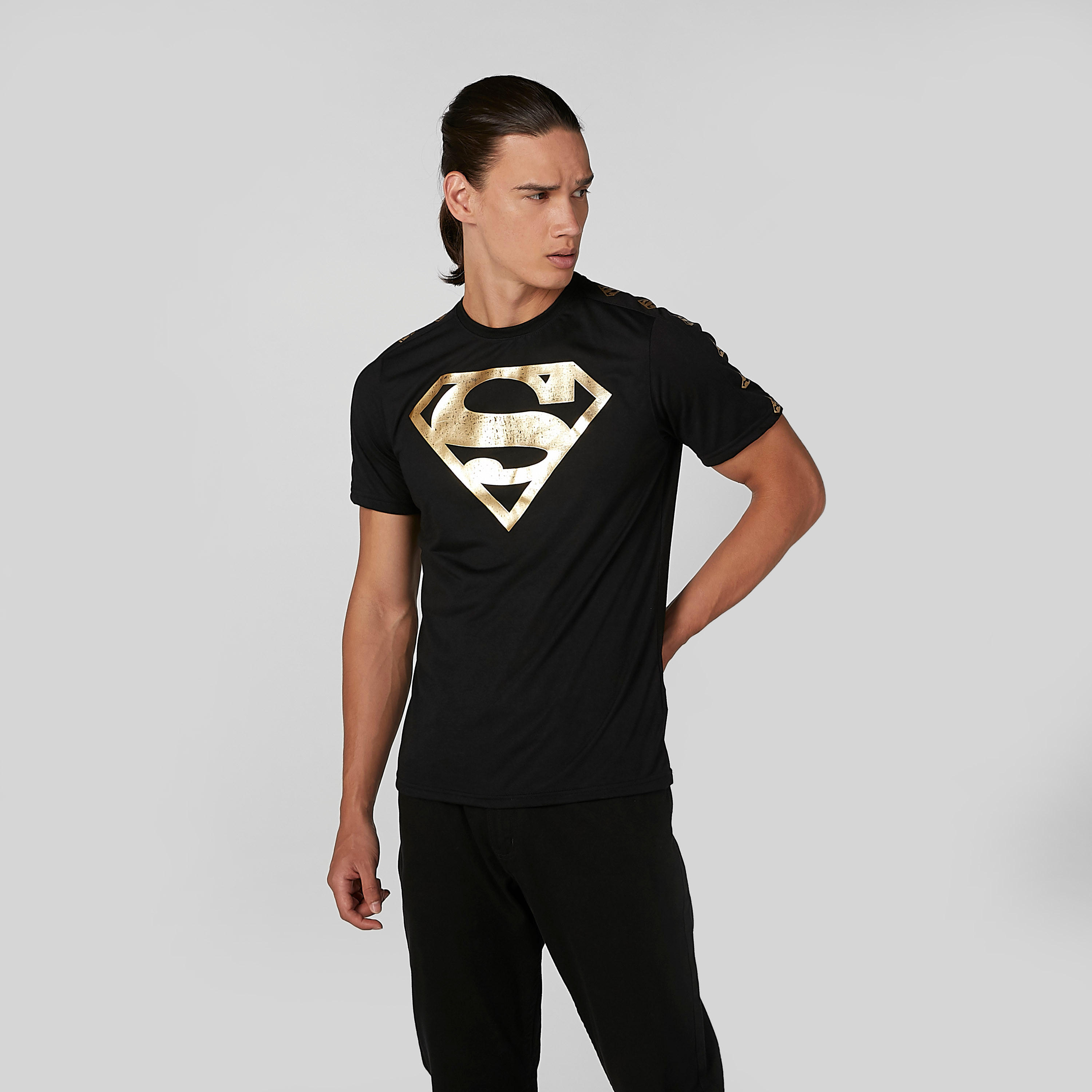 تيشيرت بياقة مستديرة وأكمام قصيرة وطبعات سوبرمان-men-clothing-tshirtsandpolos-tshirts-image-4