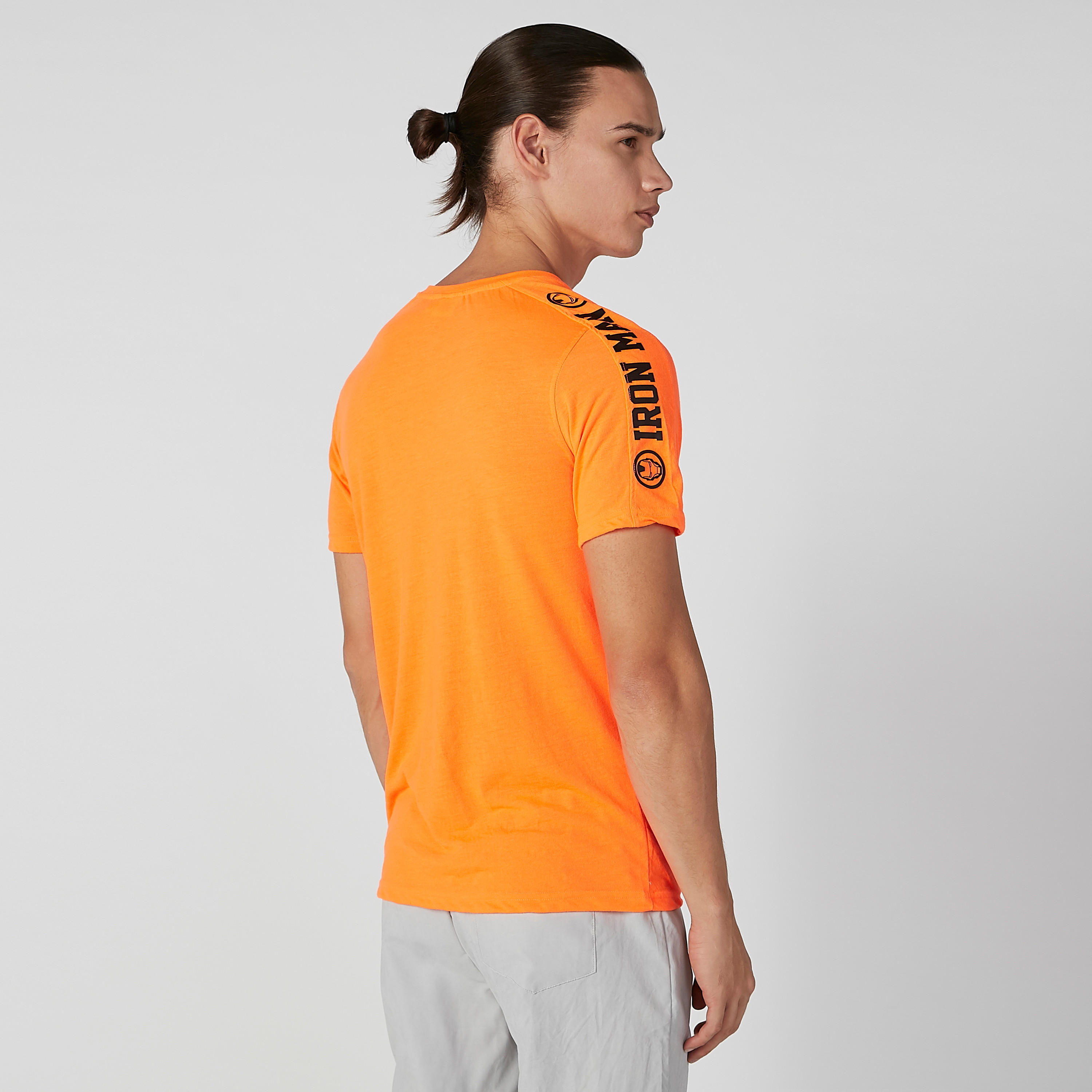 تيشيرت بياقة مستديرة وأكمام قصيرة وطبعات آيرون مان-men-clothing-tshirtsandpolos-tshirts-image-3