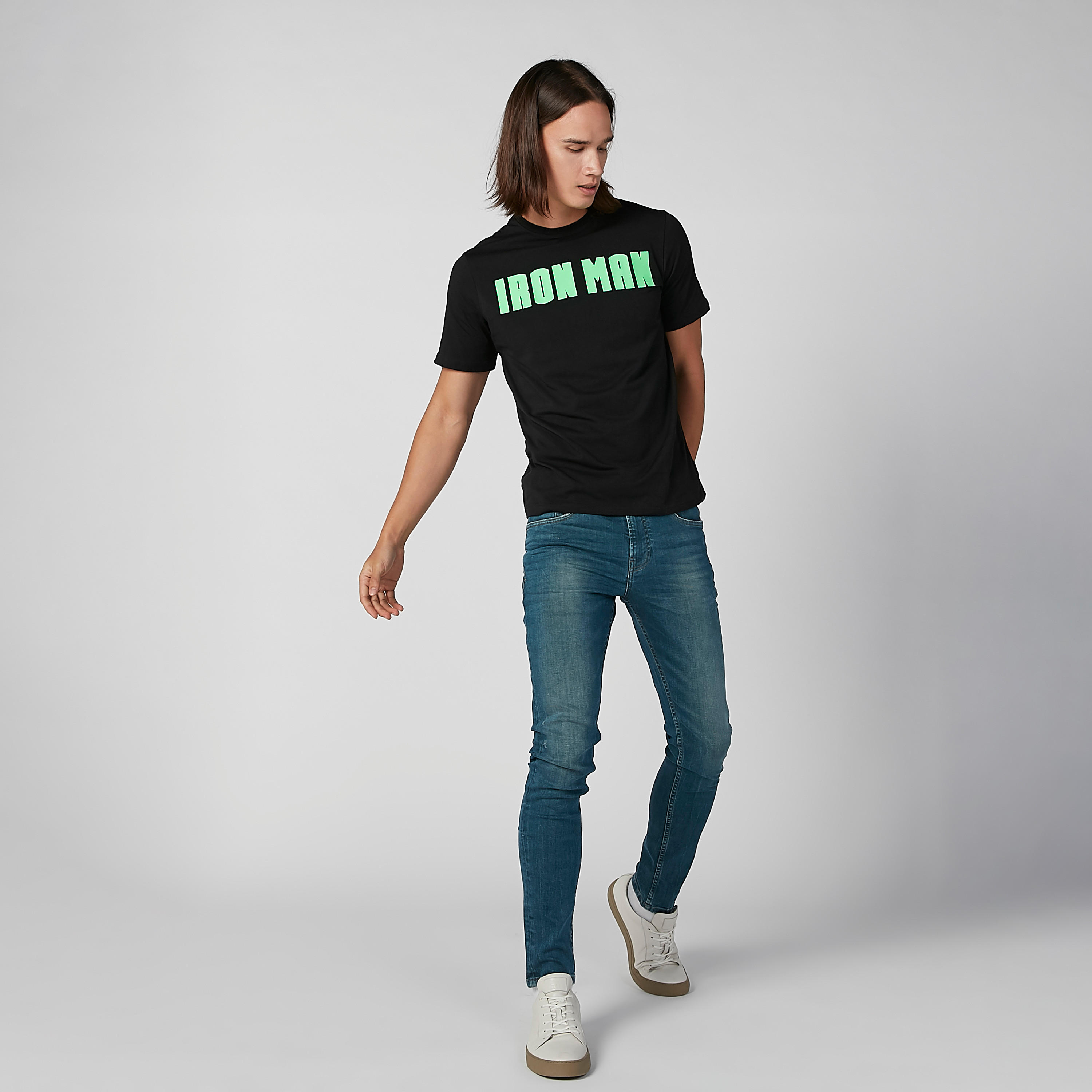 تيشيرت بياقة مستديرة وأكمام قصيرة وطبعات آيرون مان-men-clothing-tshirtsandpolos-tshirts-image-2