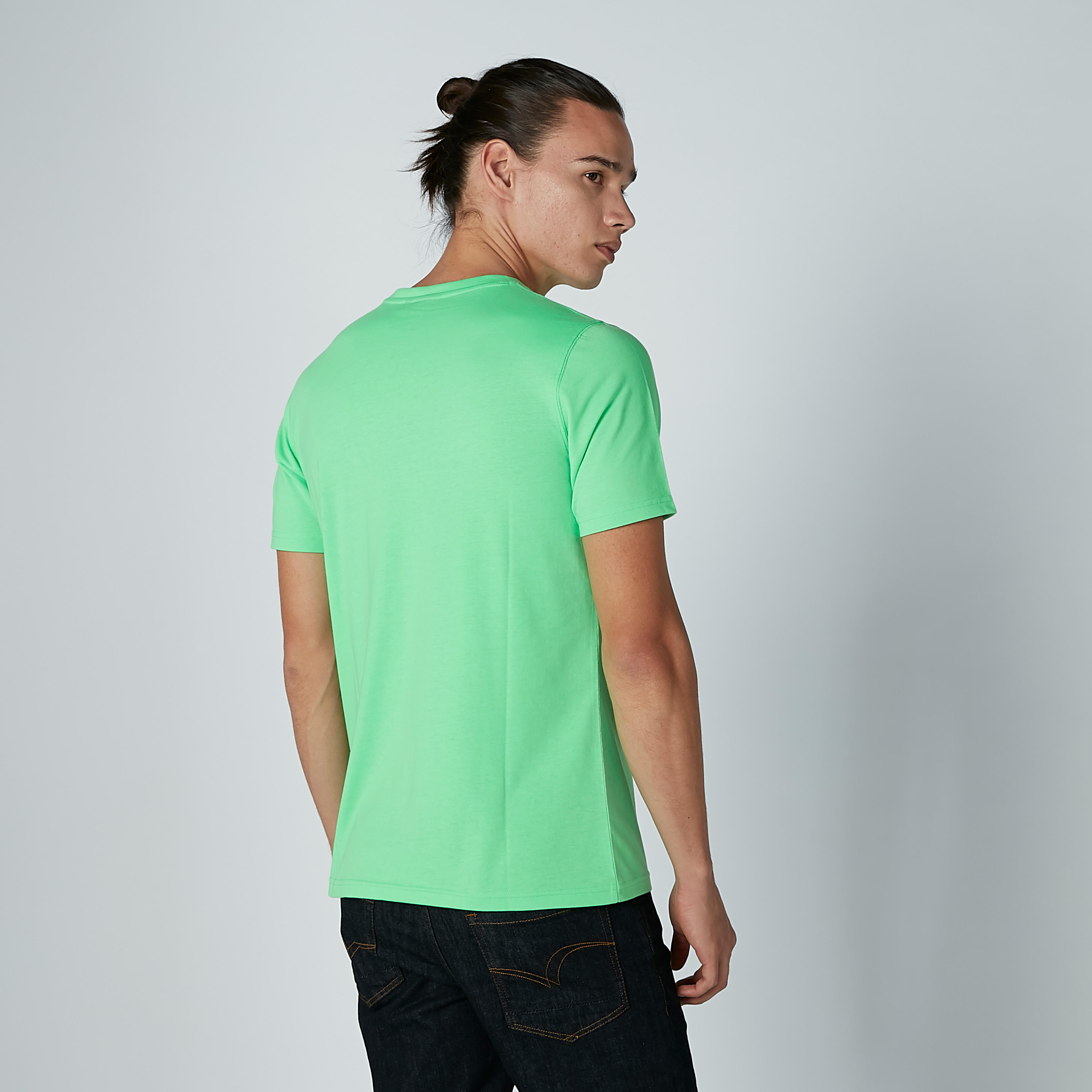 تيشيرت بياقة مستديرة وأكمام قصيرة وطبعات جوني برافو-men-clothing-tshirtsandpolos-tshirts-image-3