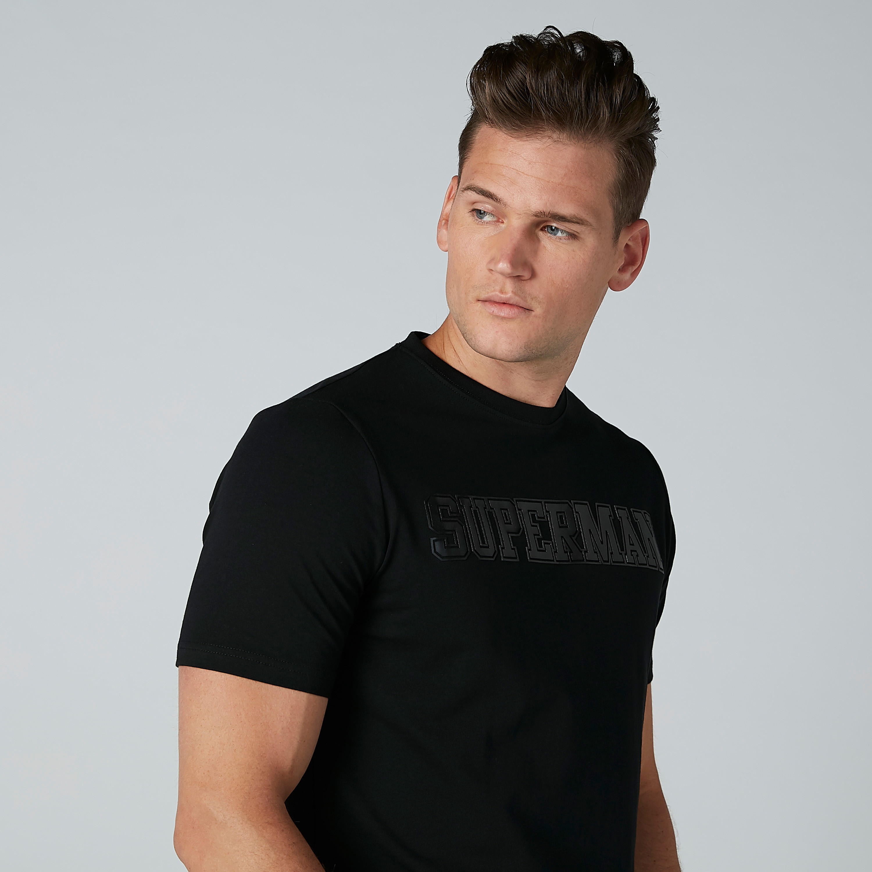 تيشيرت بياقة مستديرة وأكمام قصيرة وطبعات سوبرمان-men-clothing-tshirtsandpolos-tshirts-image-3