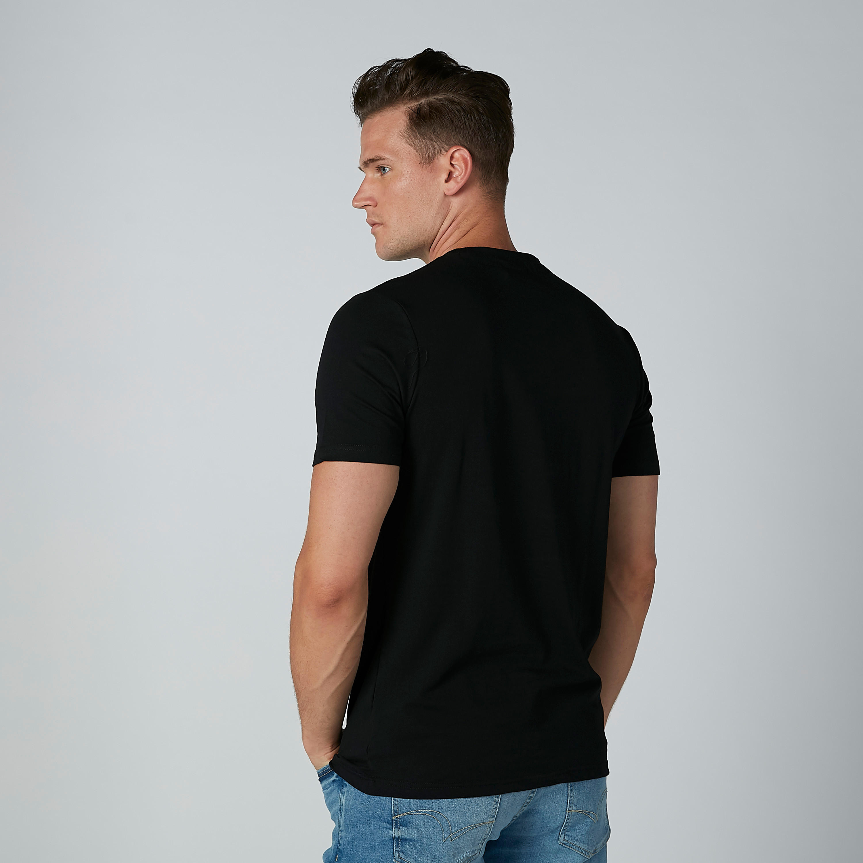 تيشيرت بياقة مستديرة وأكمام قصيرة وطبعات سوبرمان-men-clothing-tshirtsandpolos-tshirts-image-4