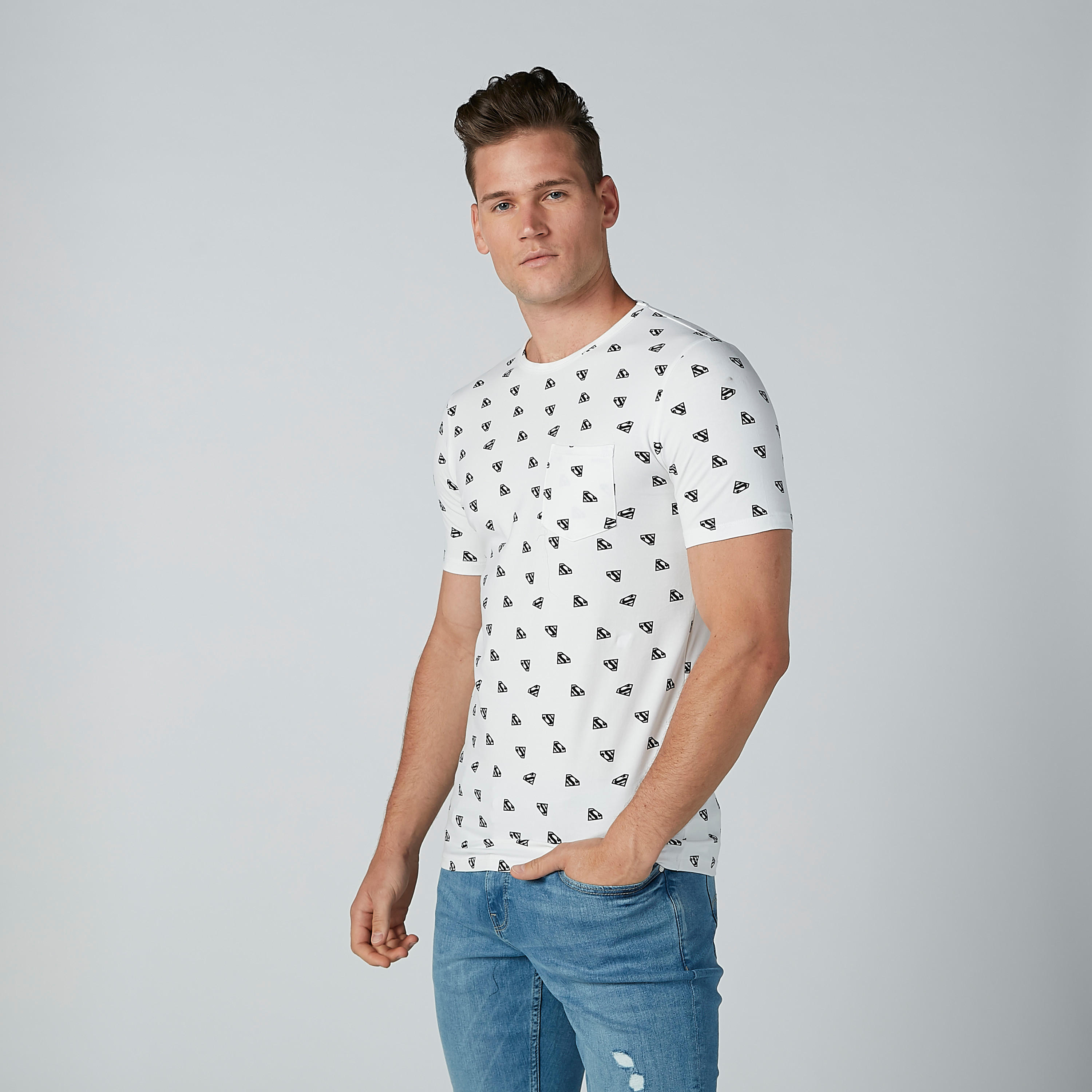 تيشيرت بياقة مستديرة وأكمام قصيرة وطبعات سوبرمان-men-clothing-tshirtsandpolos-tshirts-image-1