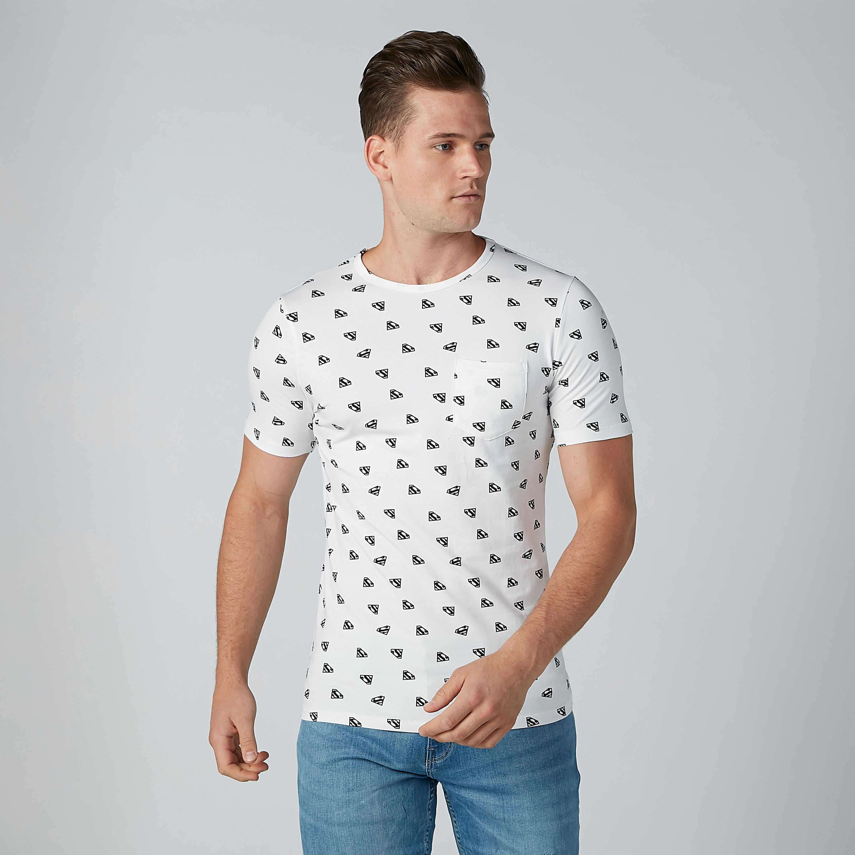 تيشيرت بياقة مستديرة وأكمام قصيرة وطبعات سوبرمان-men-clothing-tshirtsandpolos-tshirts-image-3