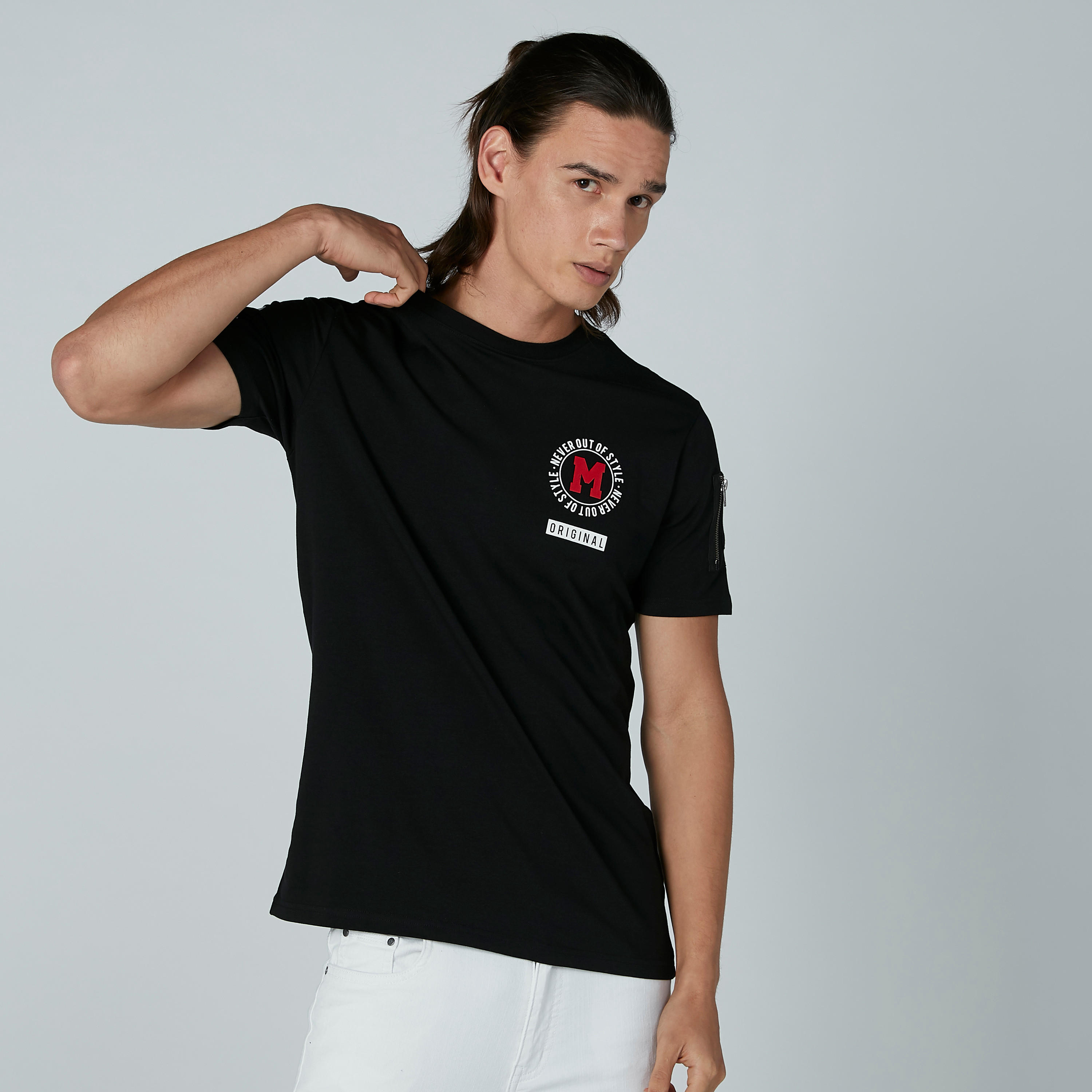 تيشيرت مستدام مستدام بياقة ضيّقة وطبعات ميكي ماوس -men-clothing-tshirtsandpolos-tshirts-image-1