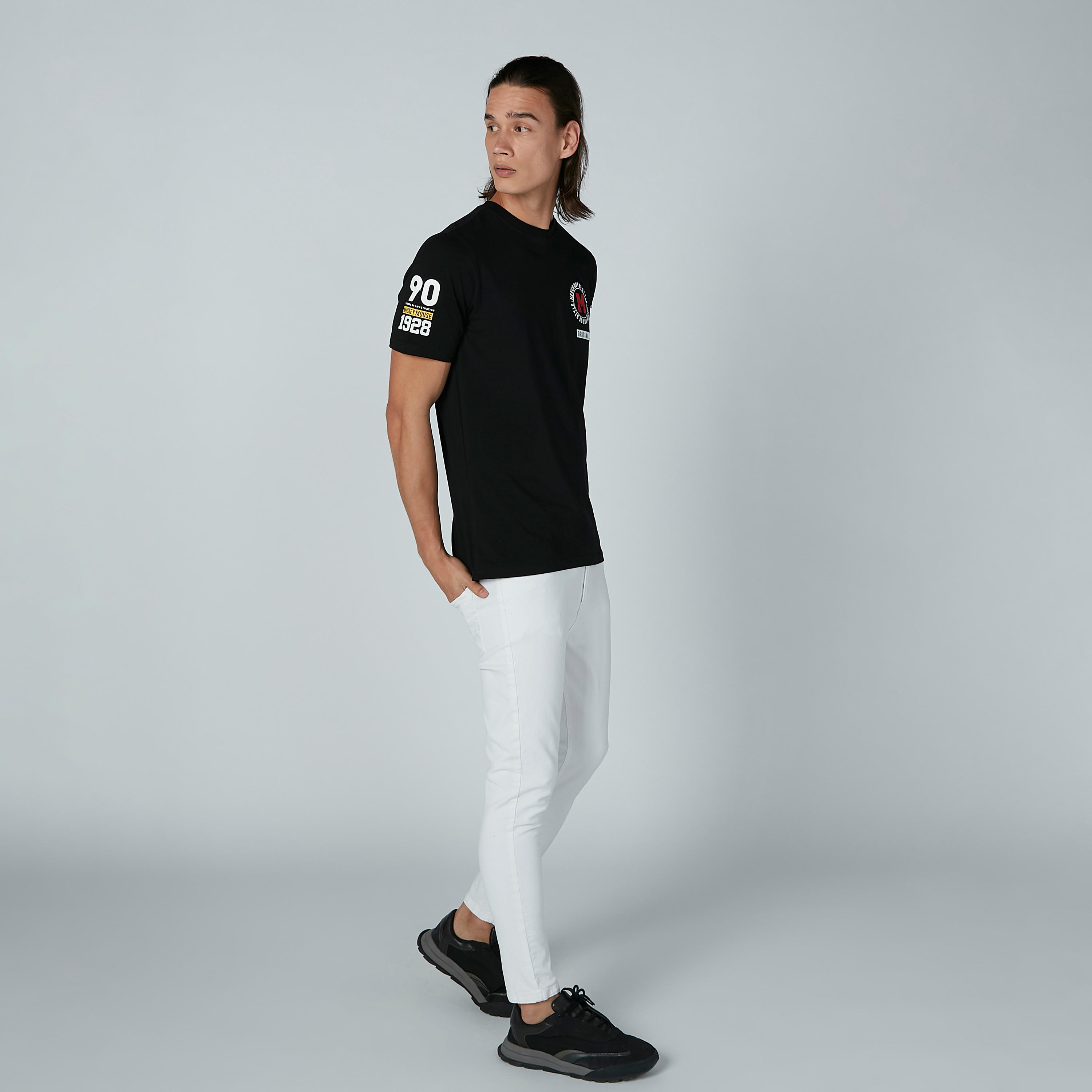 تيشيرت مستدام مستدام بياقة ضيّقة وطبعات ميكي ماوس -men-clothing-tshirtsandpolos-tshirts-image-3