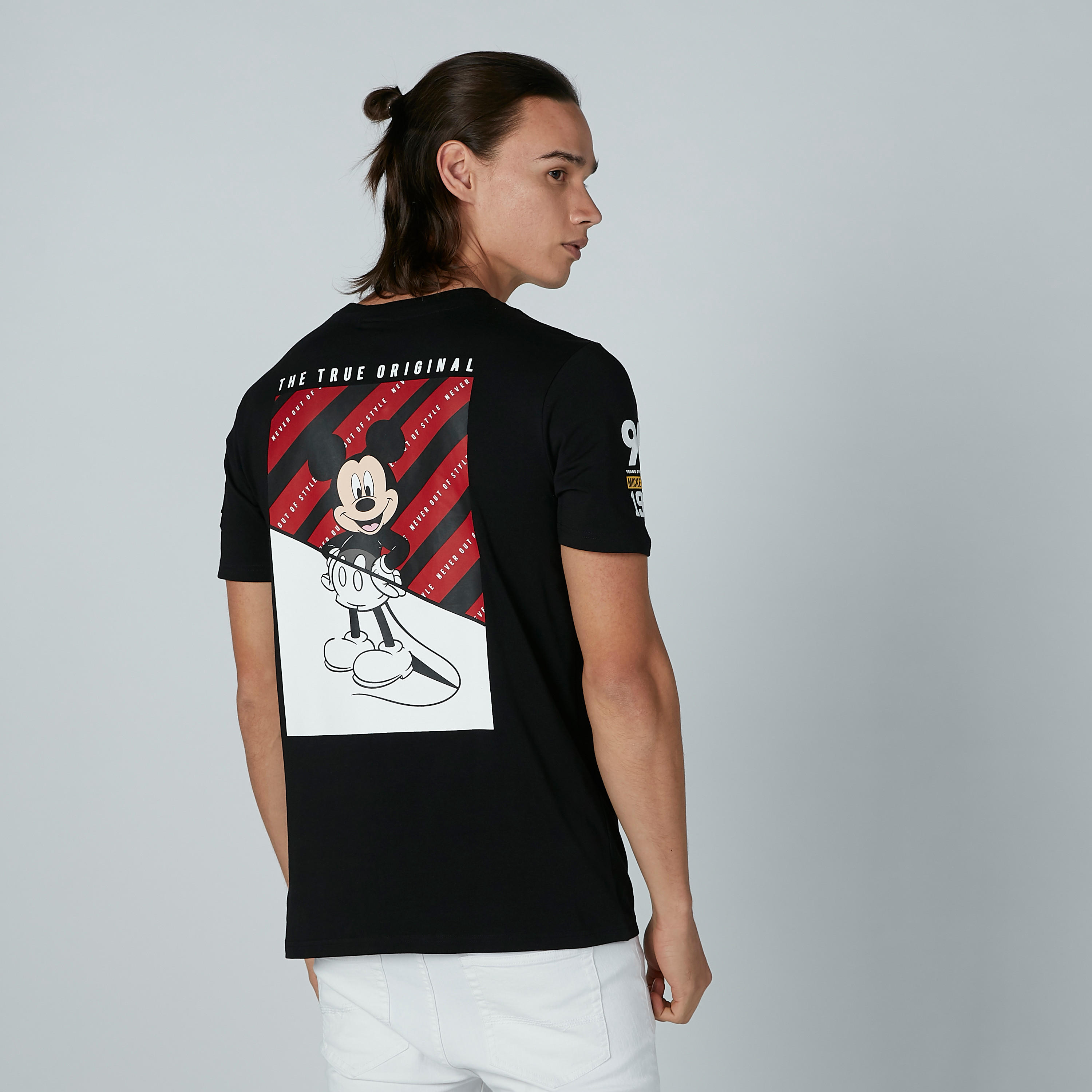 تيشيرت مستدام مستدام بياقة ضيّقة وطبعات ميكي ماوس -men-clothing-tshirtsandpolos-tshirts-image-4