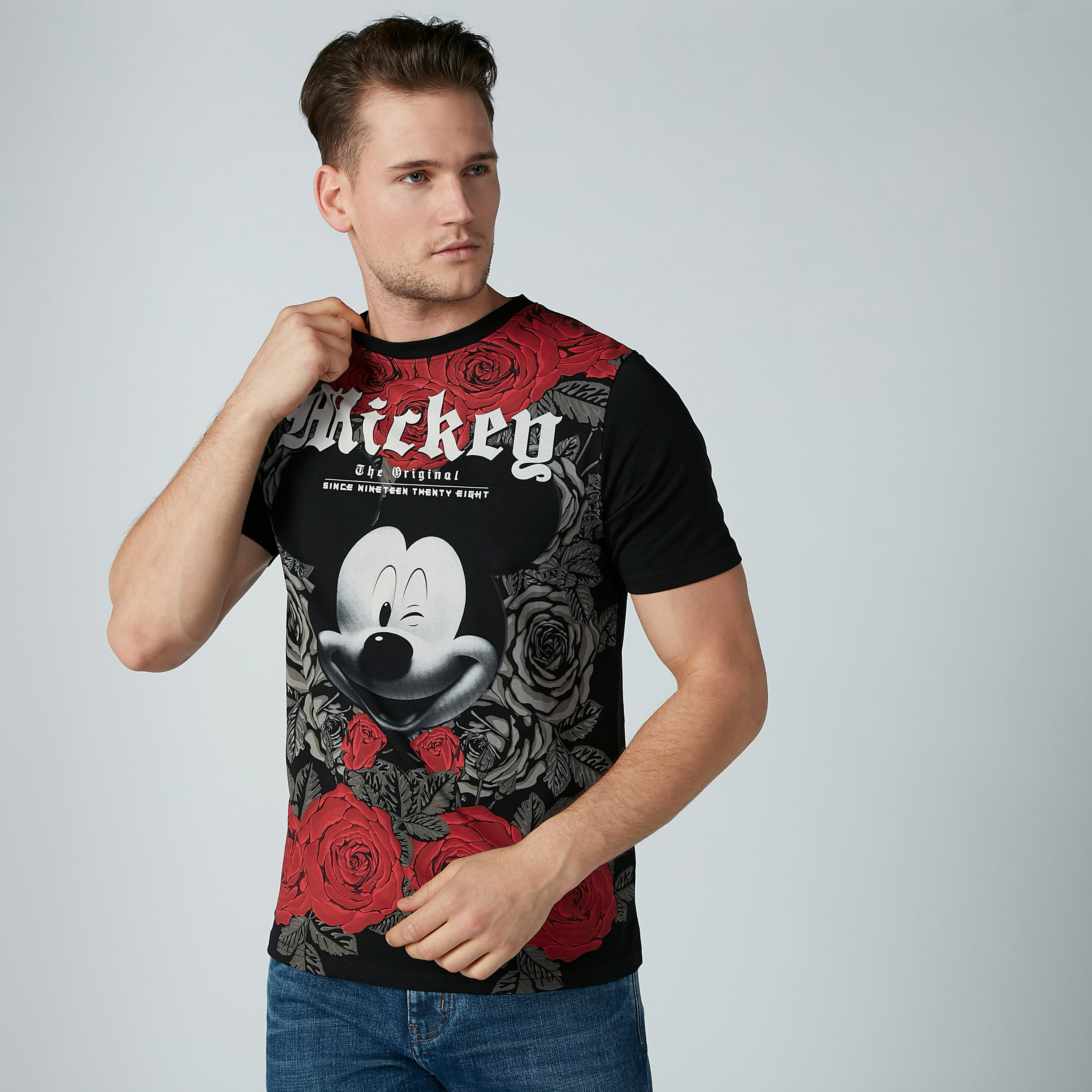 تيشيرت مستدام بأكمام قصيرة وطبعات ميكي ماوس -men-clothing-tshirtsandpolos-tshirts-image-1