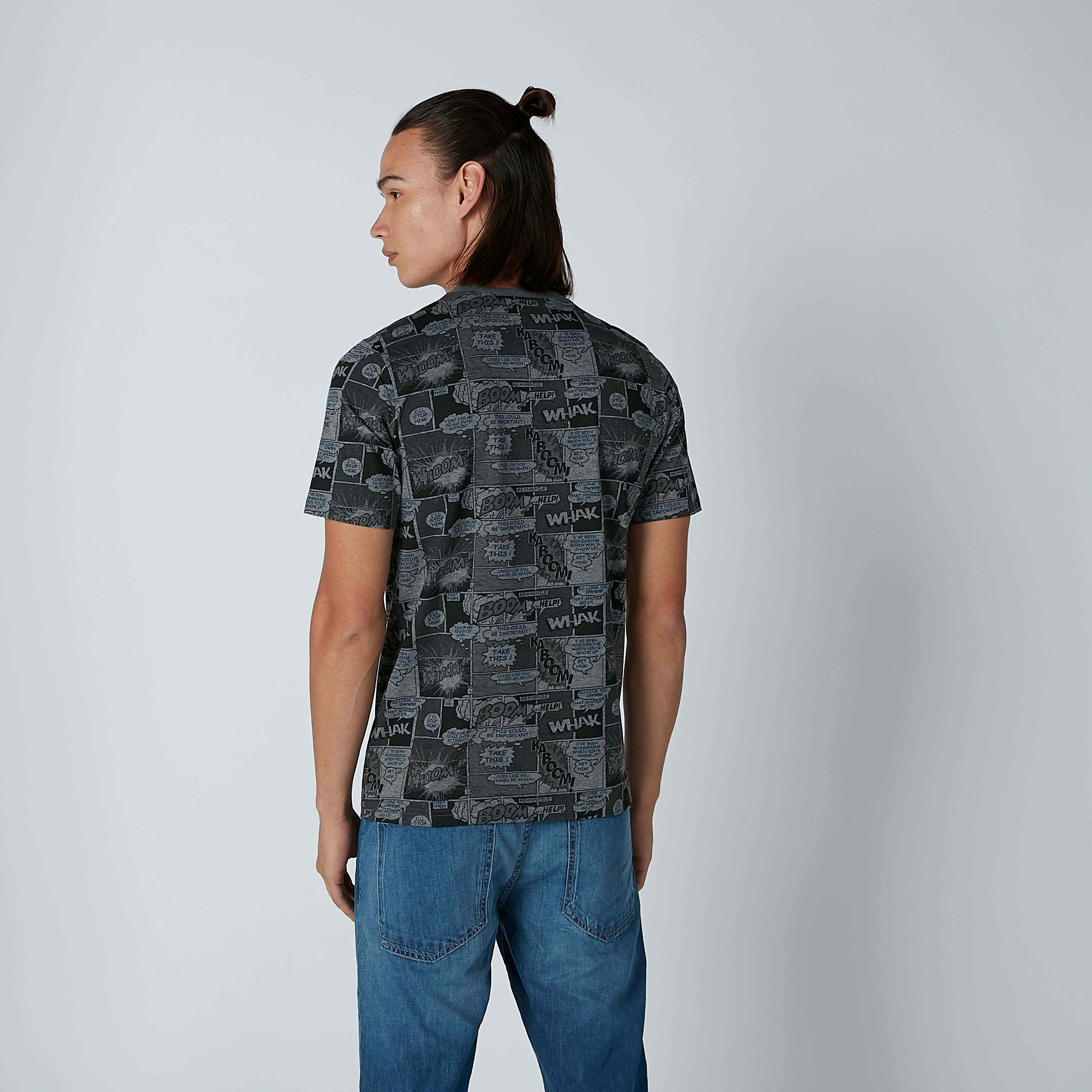 تيشيرت مستدام بياقة ضيّقة وأكمام قصيرة وطبعات باتمان-men-clothing-tshirtsandpolos-tshirts-image-3