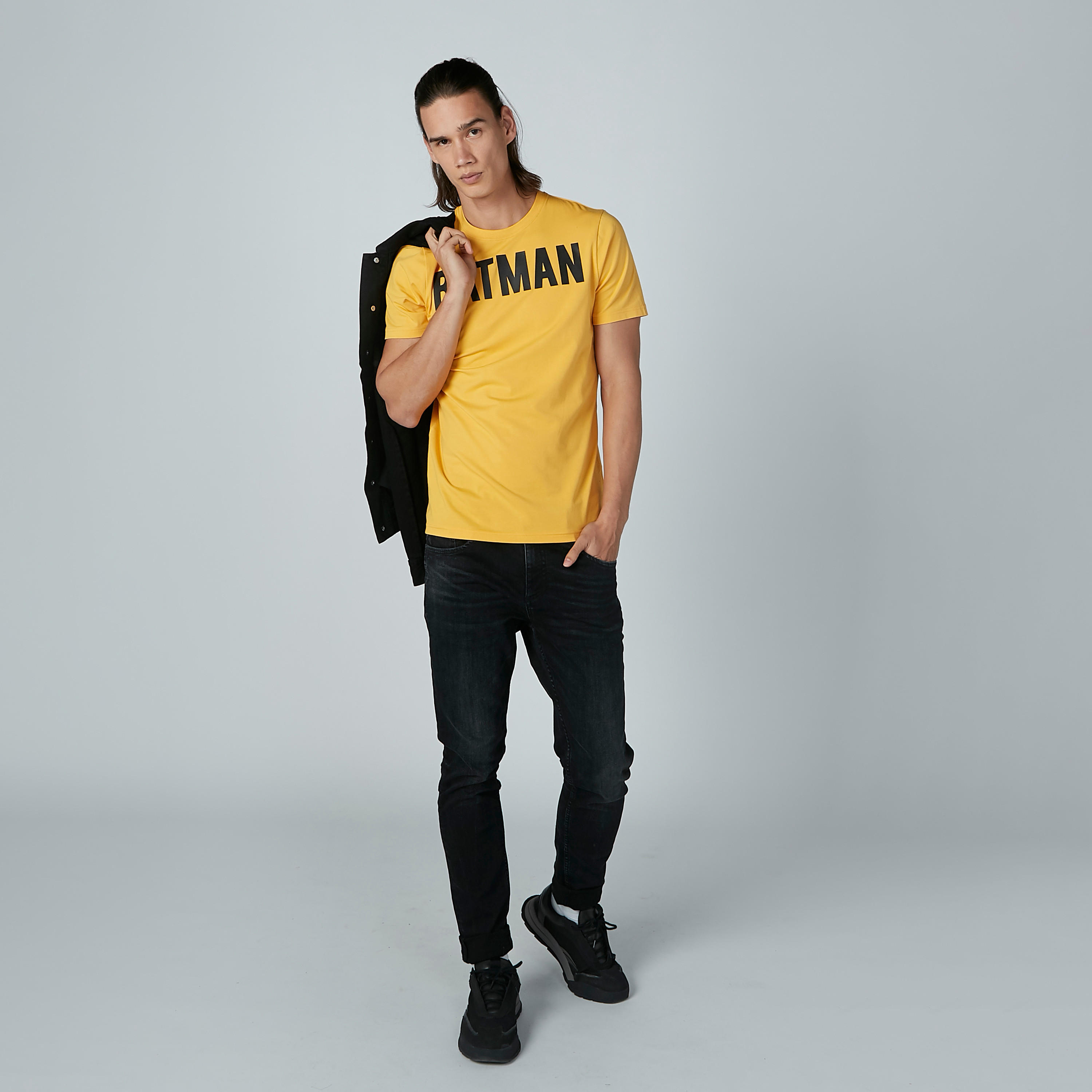 تيشيرت بأكمام قصيرة وياقة مستديرة وطبعات باتمان-men-clothing-tshirtsandpolos-tshirts-image-1