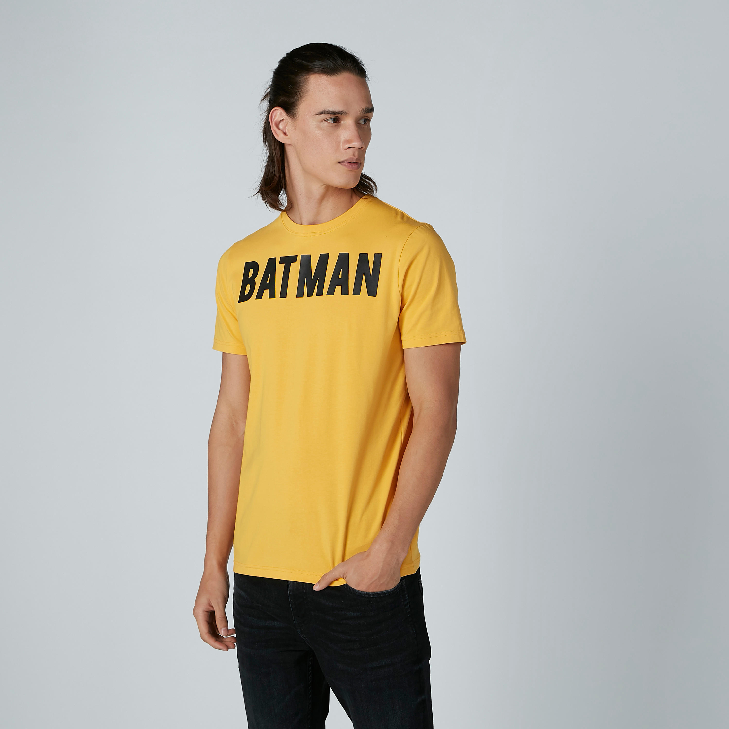 تيشيرت بأكمام قصيرة وياقة مستديرة وطبعات باتمان-men-clothing-tshirtsandpolos-tshirts-image-2