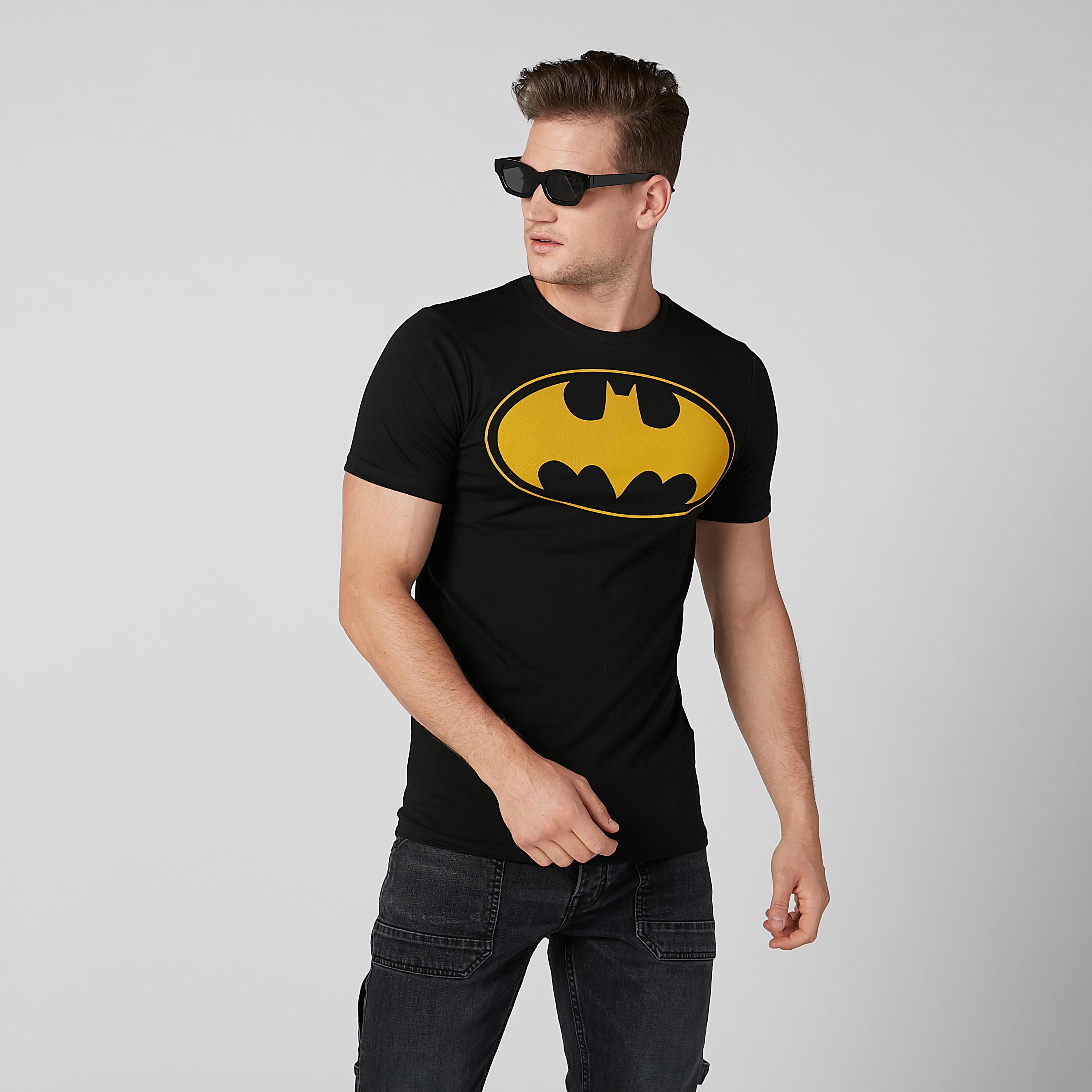 تيشيرت مستدام سليم بياقة ضيّقة وطبعات باتمان -men-clothing-tshirtsandpolos-tshirts-image-2