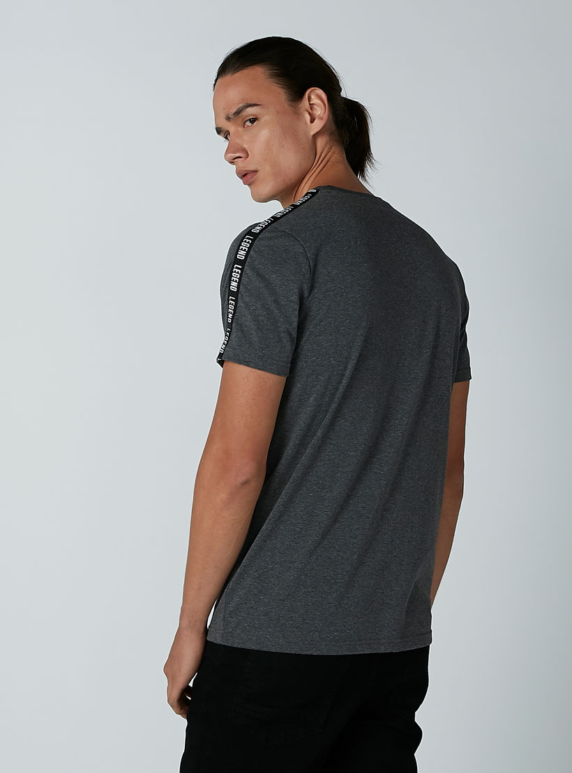 تيشيرت بياقة مستديرة وأكمام قصيرة وطبعات كابتن أمريكا-men-clothing-tshirtsandpolos-tshirts-image-4