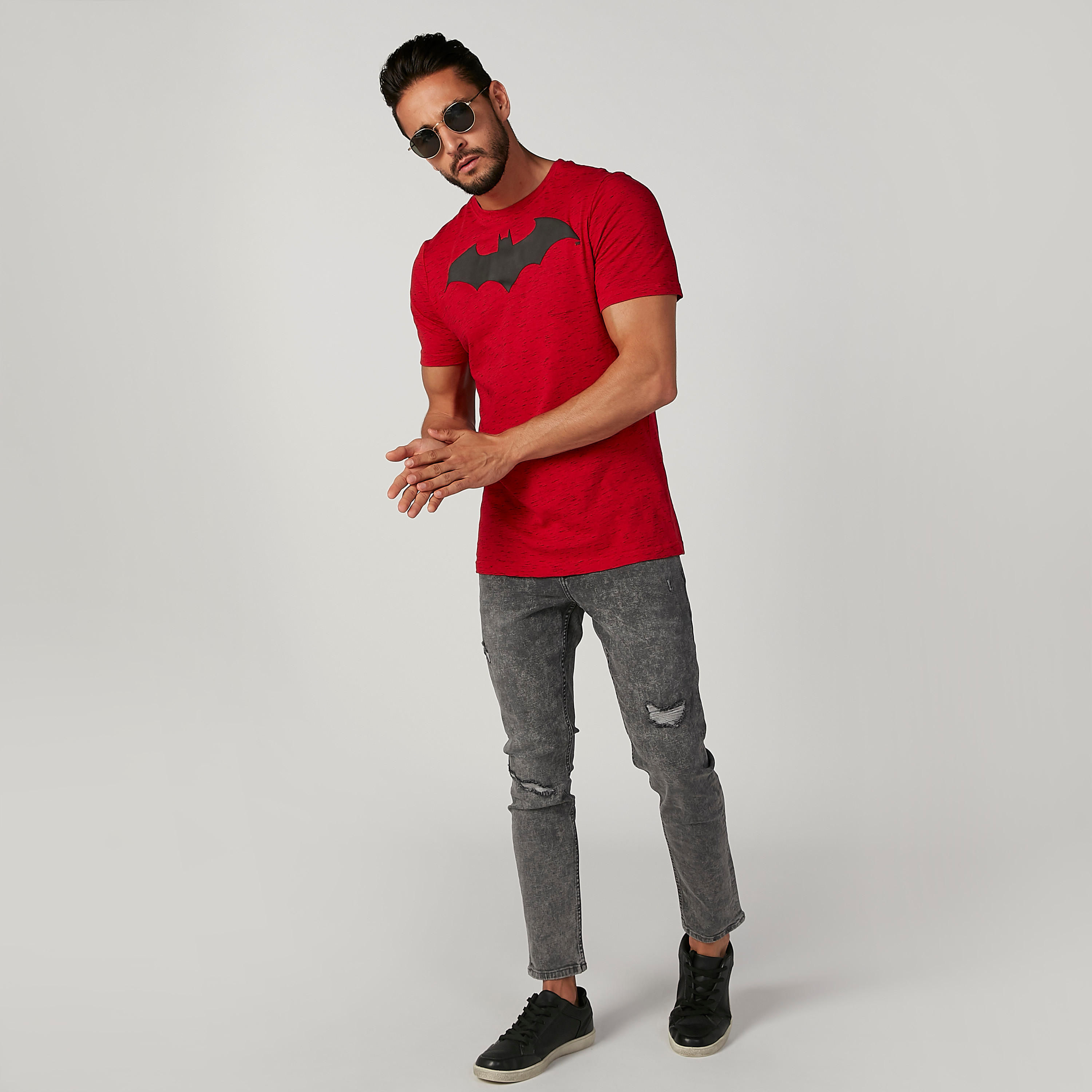 تيشيرت مستدام سليم بياقة ضيّقة وطبعات باتمان-men-clothing-tshirtsandpolos-tshirts-image-3