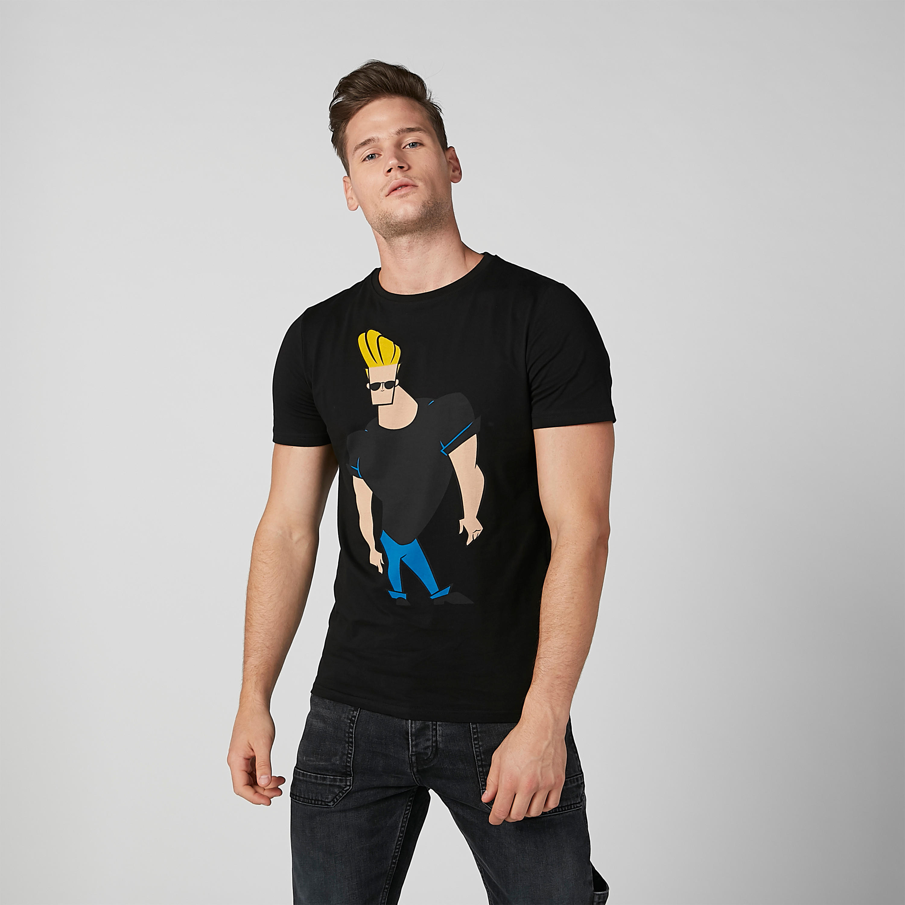 تيشيرت مستدام سليم بياقة ضيّقة وطبعات جوني برافو -men-clothing-tshirtsandpolos-tshirts-image-1
