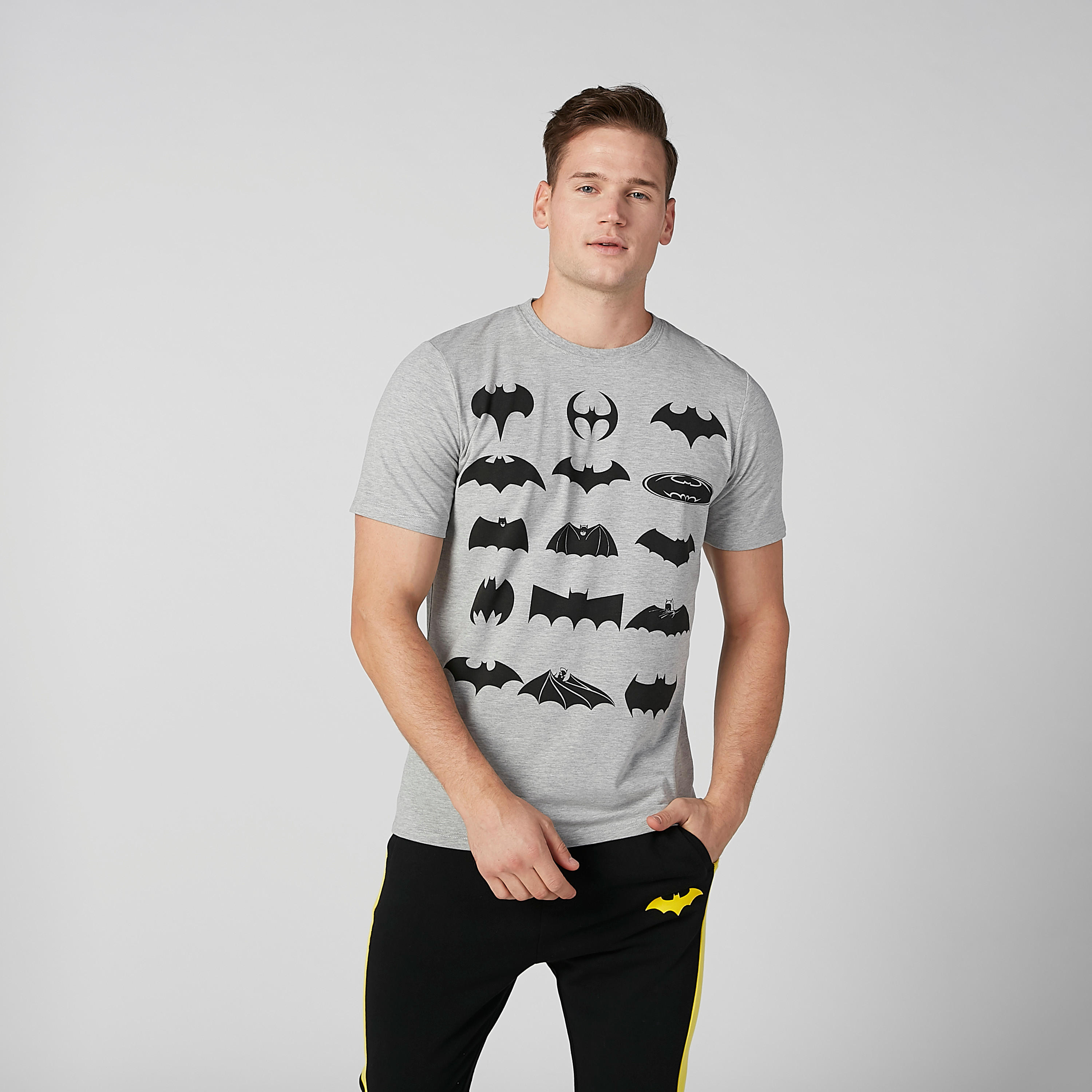 تيشيرت مستدام بقصّة سليم وياقة ضيّقة وطبعات باتمان-men-clothing-tshirtsandpolos-tshirts-image-1
