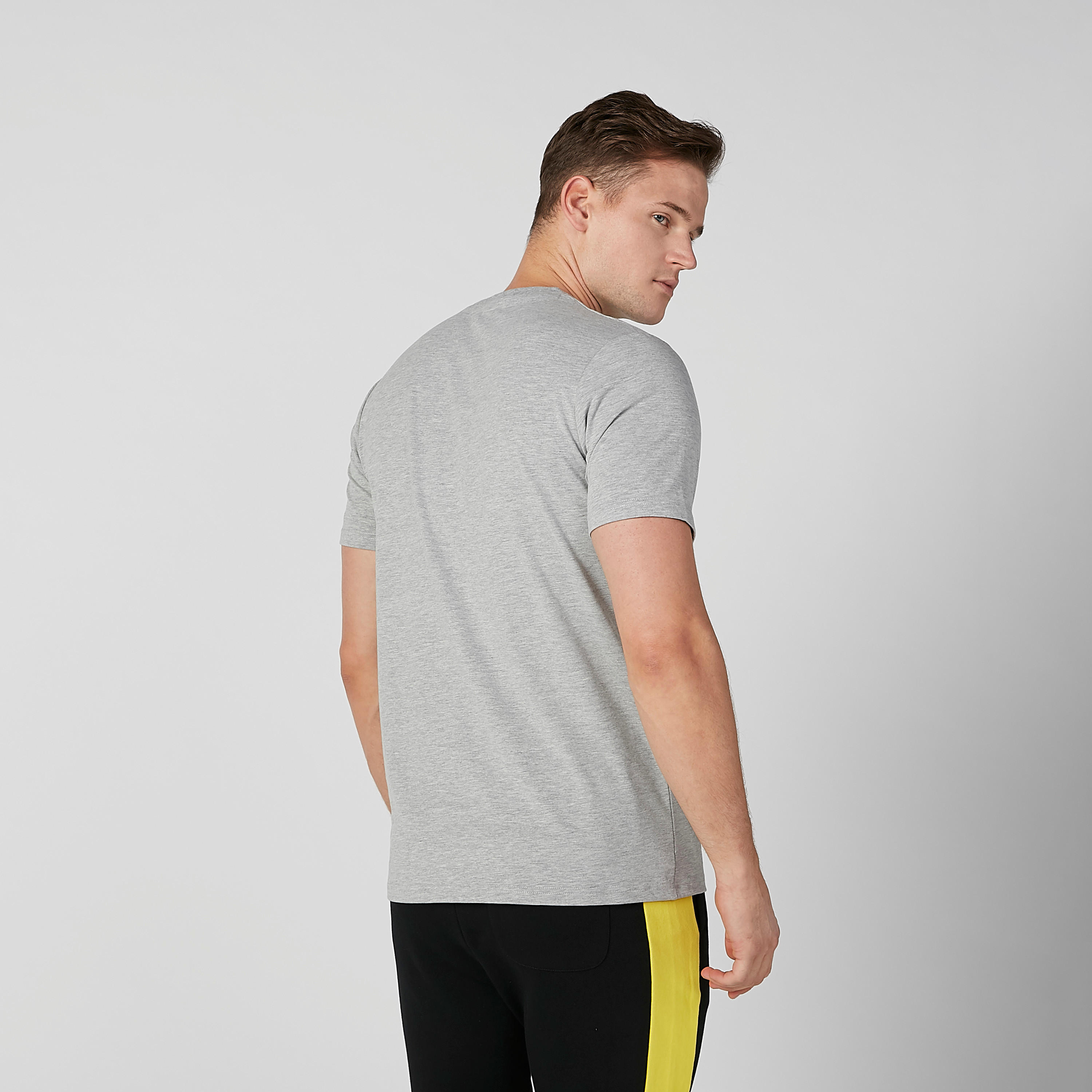 تيشيرت مستدام بقصّة سليم وياقة ضيّقة وطبعات باتمان-men-clothing-tshirtsandpolos-tshirts-image-3