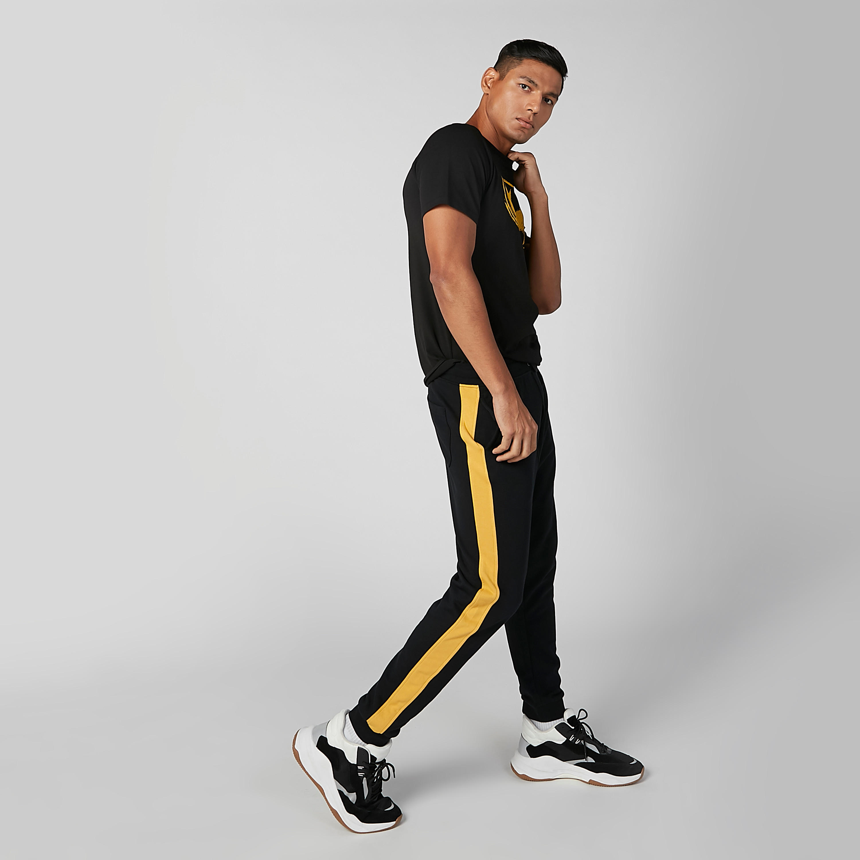 Sustainable Slim Fit Batman Printed T-shirt with Crew Neck-men-clothing-tshirtsandpolos-tshirts-image-2