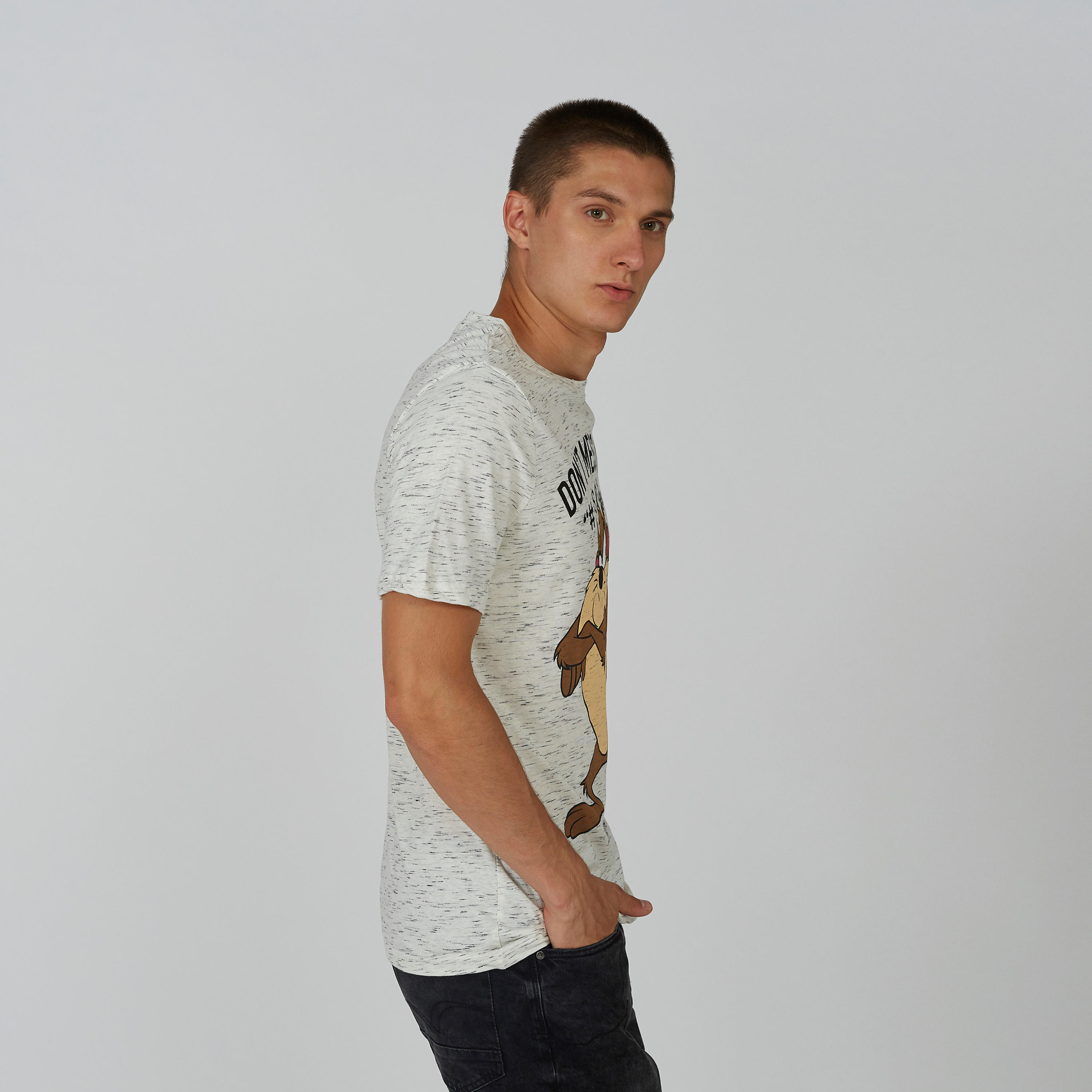 تيشيرت مستدام بقصّة سليم وطبعات-men-clothing-tshirtsandpolos-tshirts-image-2