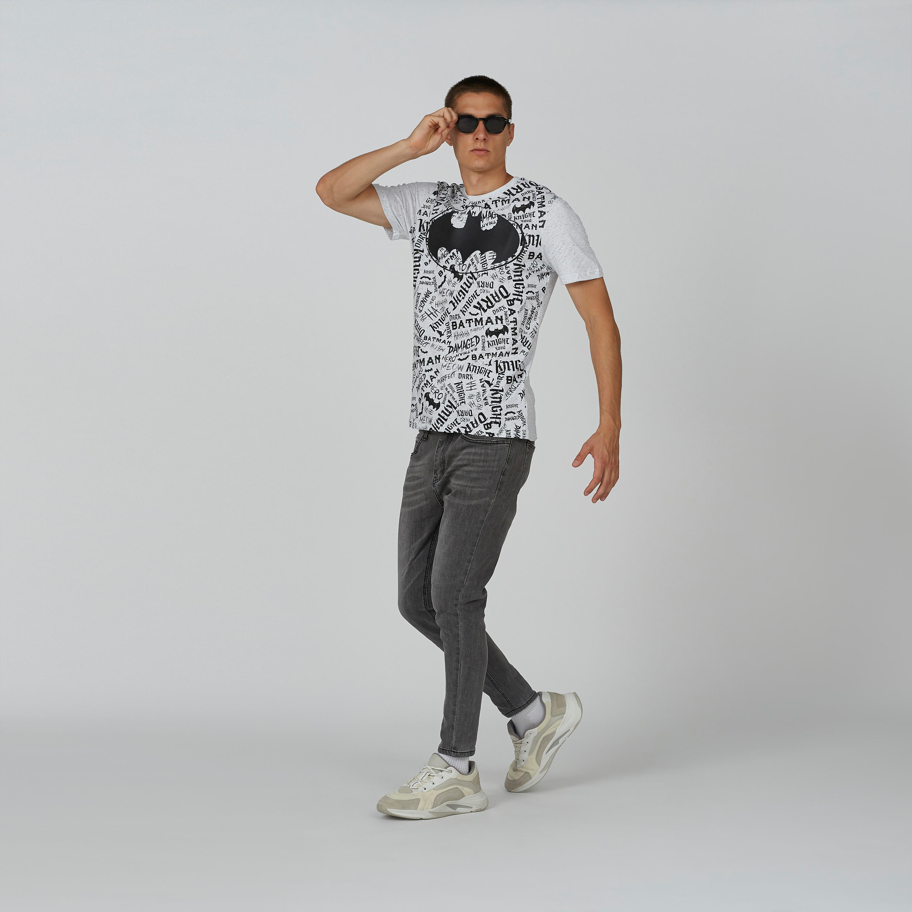 Sustainable Slim Fit Batman Printed T-shirt with Crew Neck-men-clothing-tshirtsandpolos-tshirts-image-5