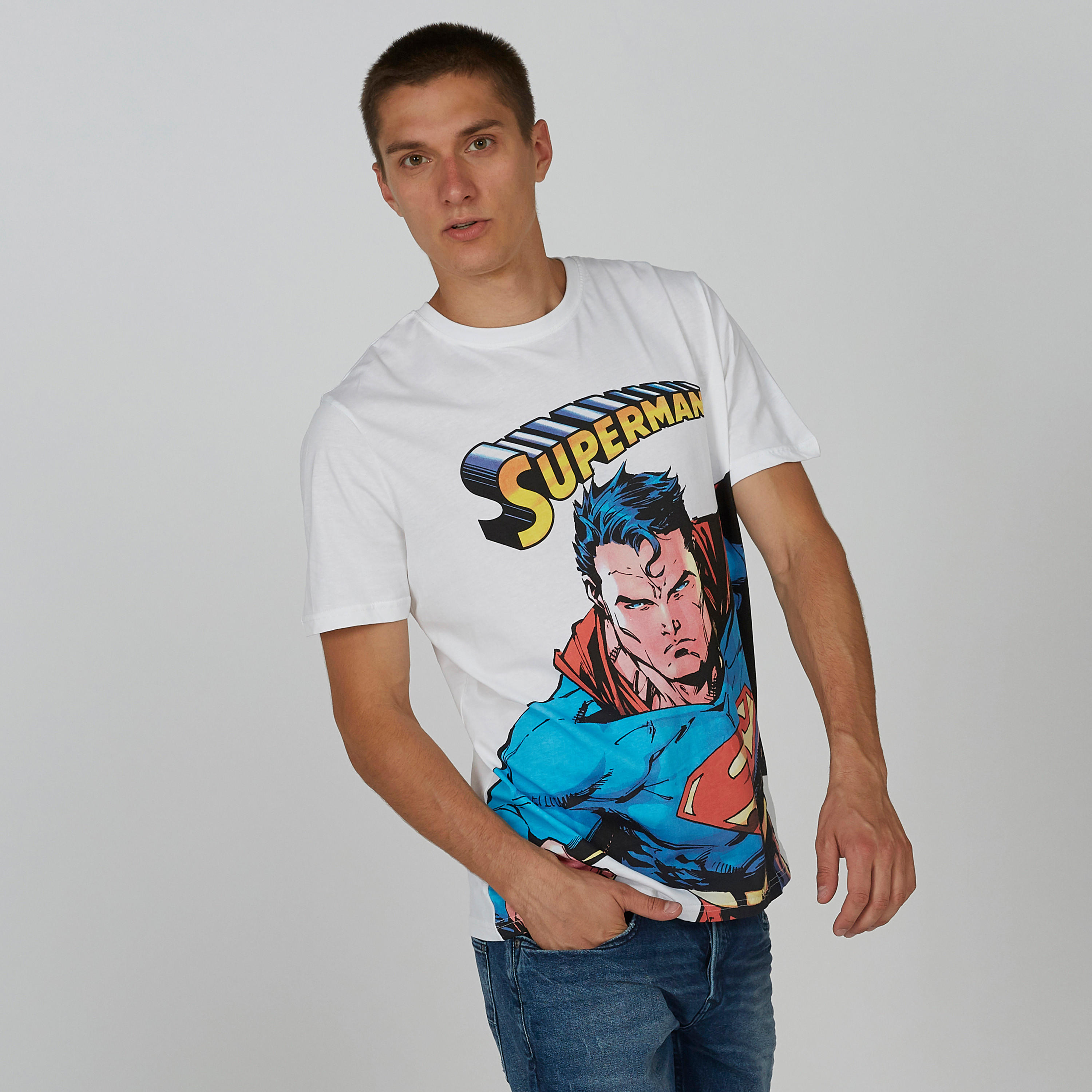 تيشيرت مستدام بقصّة سليم وياقة ضيّقة وطبعات سوبرمان-men-clothing-tshirtsandpolos-tshirts-image-1