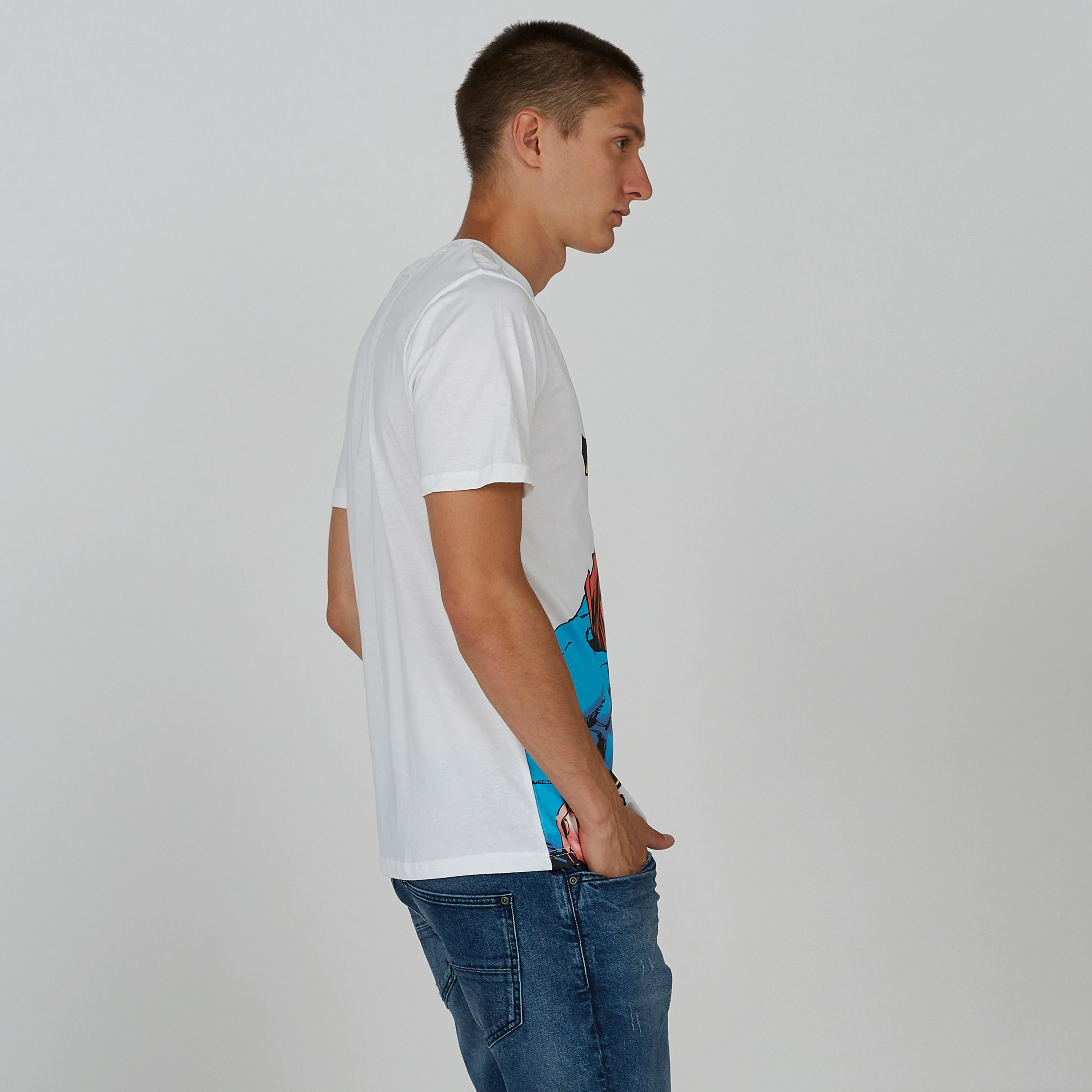 تيشيرت مستدام بقصّة سليم وياقة ضيّقة وطبعات سوبرمان-men-clothing-tshirtsandpolos-tshirts-image-3
