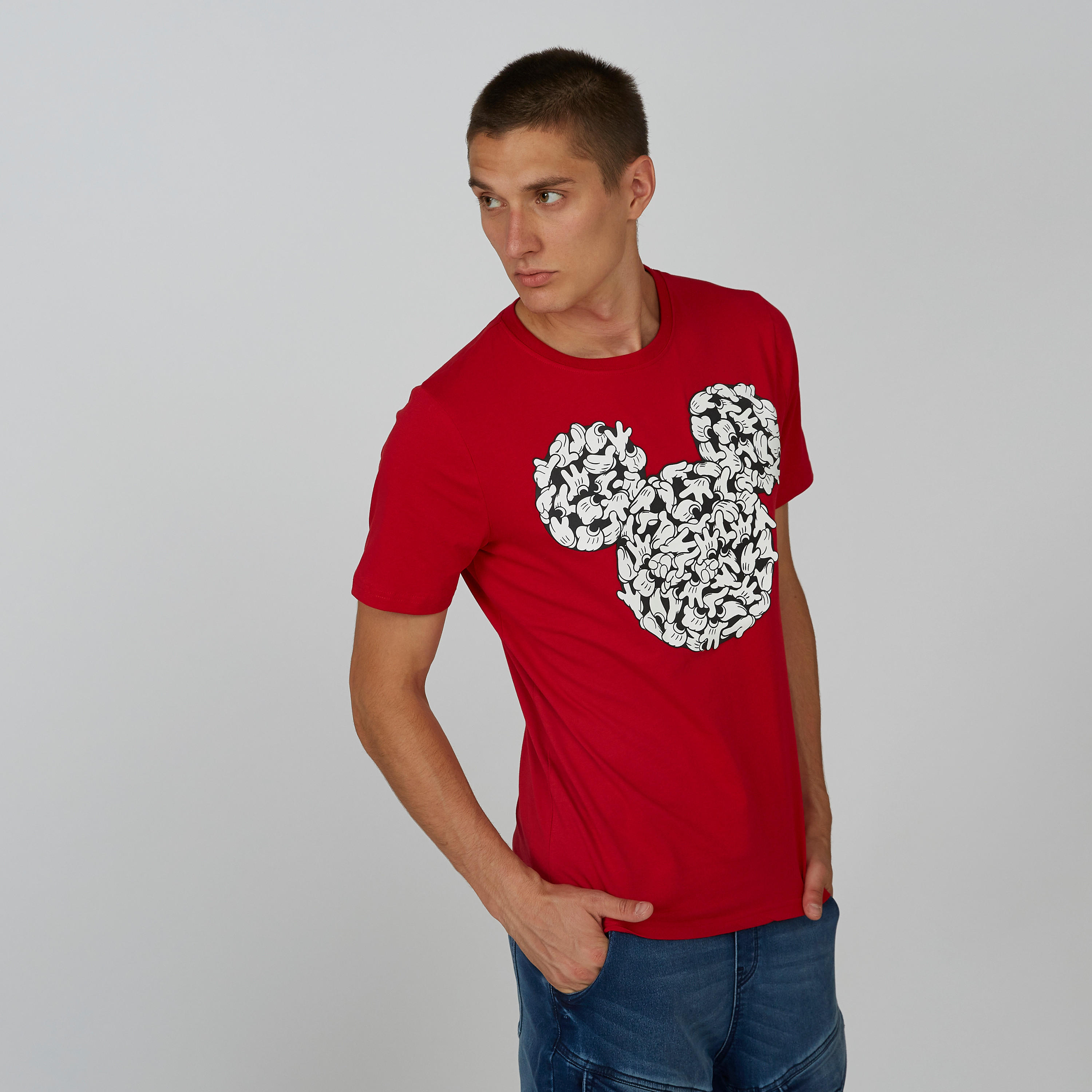 تيشيرت مستدام سليم بياقة ضيّقة وطبعات ميكي ماوس -men-clothing-tshirtsandpolos-tshirts-image-3