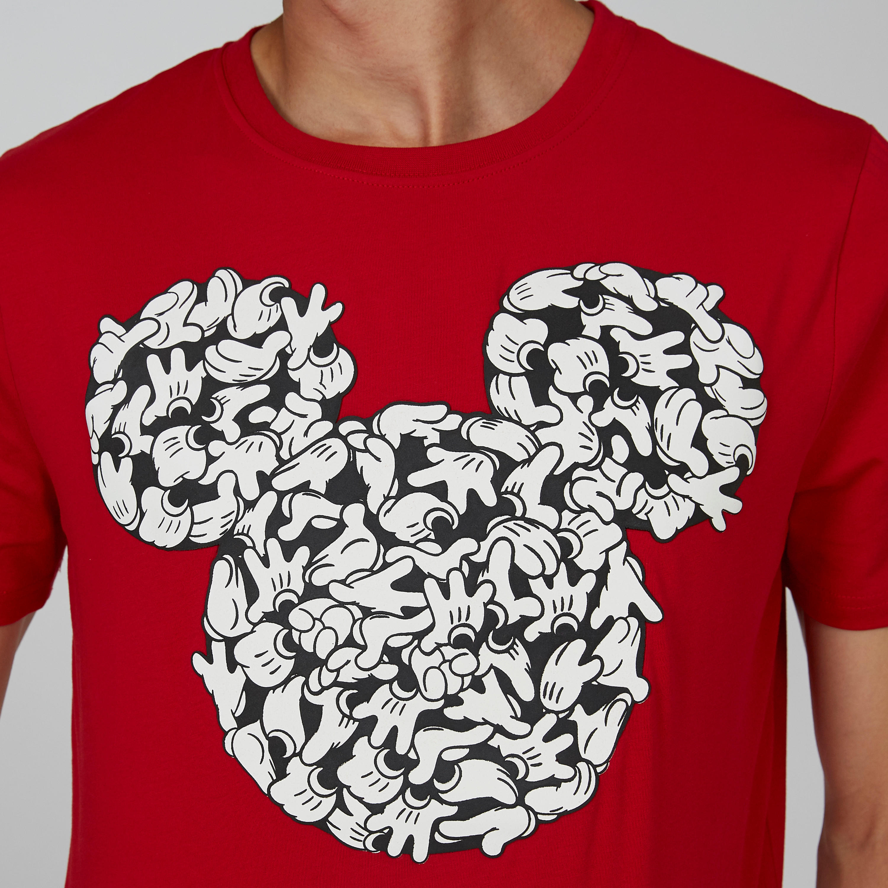 تيشيرت مستدام سليم بياقة ضيّقة وطبعات ميكي ماوس -men-clothing-tshirtsandpolos-tshirts-image-4