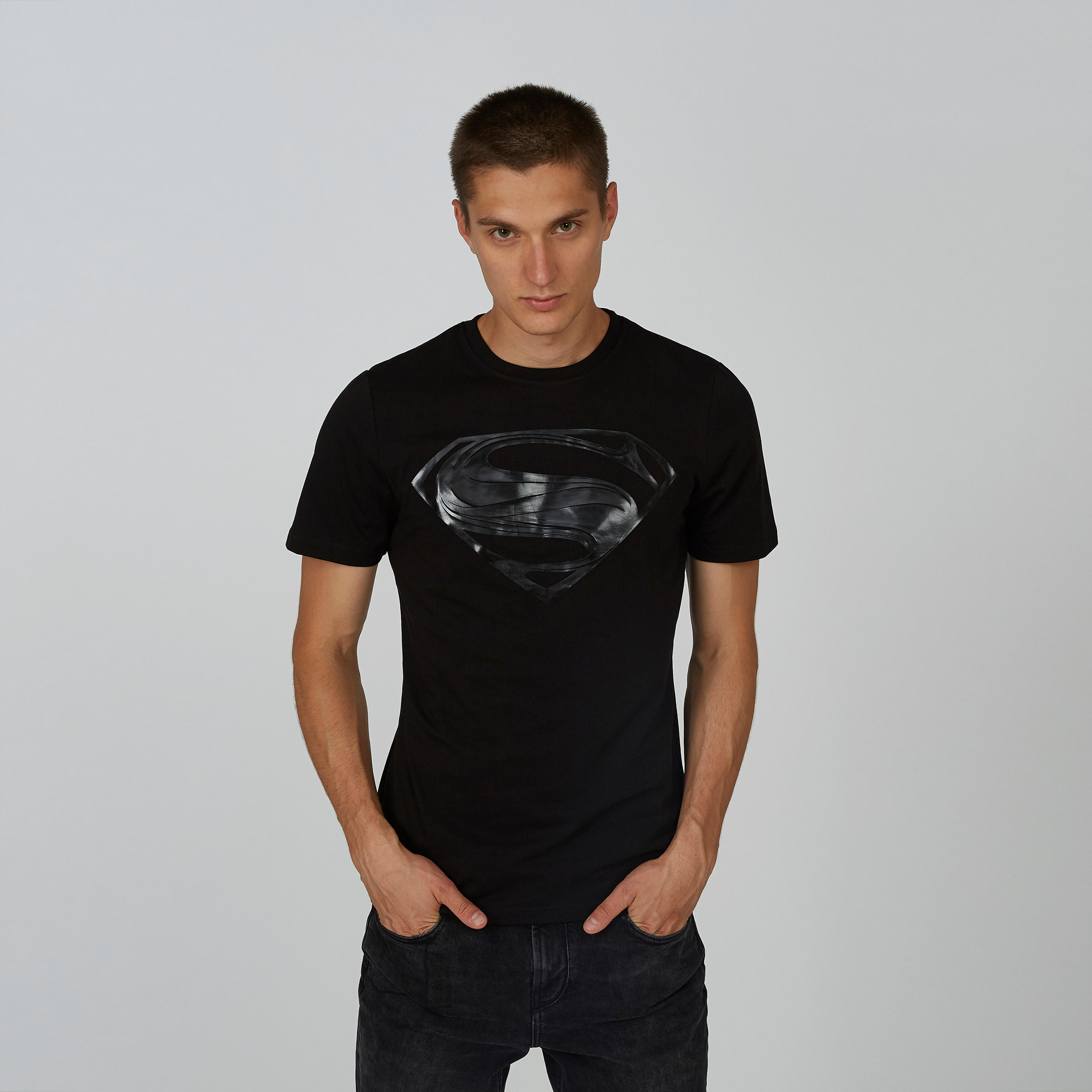 تيشيرت مستدام بقصّة سليم وياقة ضيّقة وطبعات سوبرمان -men-clothing-tshirtsandpolos-tshirts-image-1