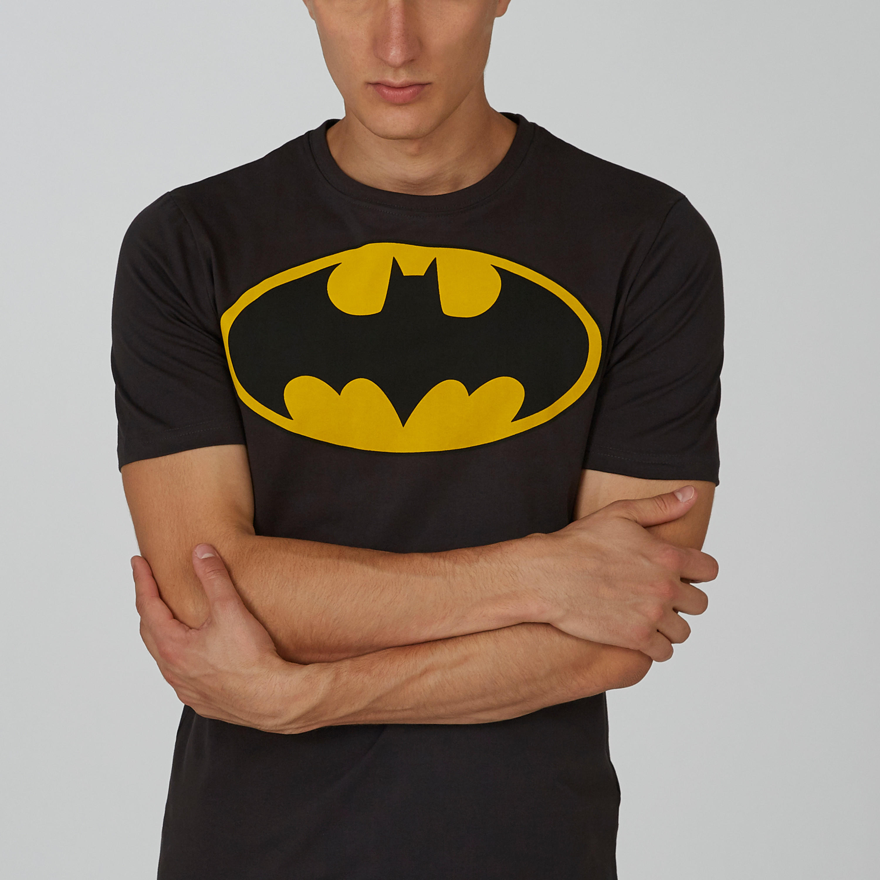 تيشيرت مستدام سليم بياقة ضيّقة وطبعات باتمان-men-clothing-tshirtsandpolos-tshirts-image-5