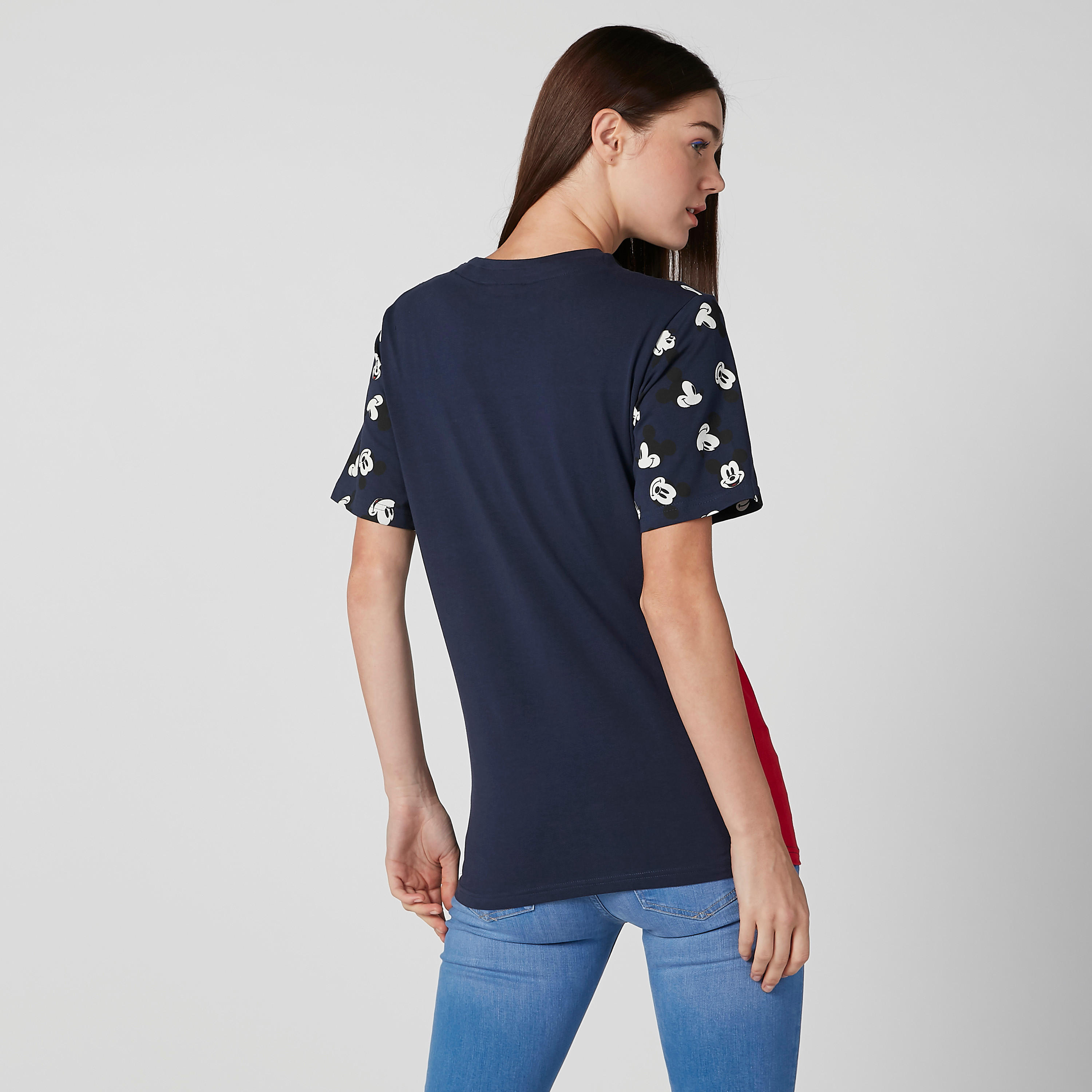 تيشيرت بياقة مستديرة وأكمام قصيرة وطبعات ميكي ماوس-women-clothing-tshirts-image-4