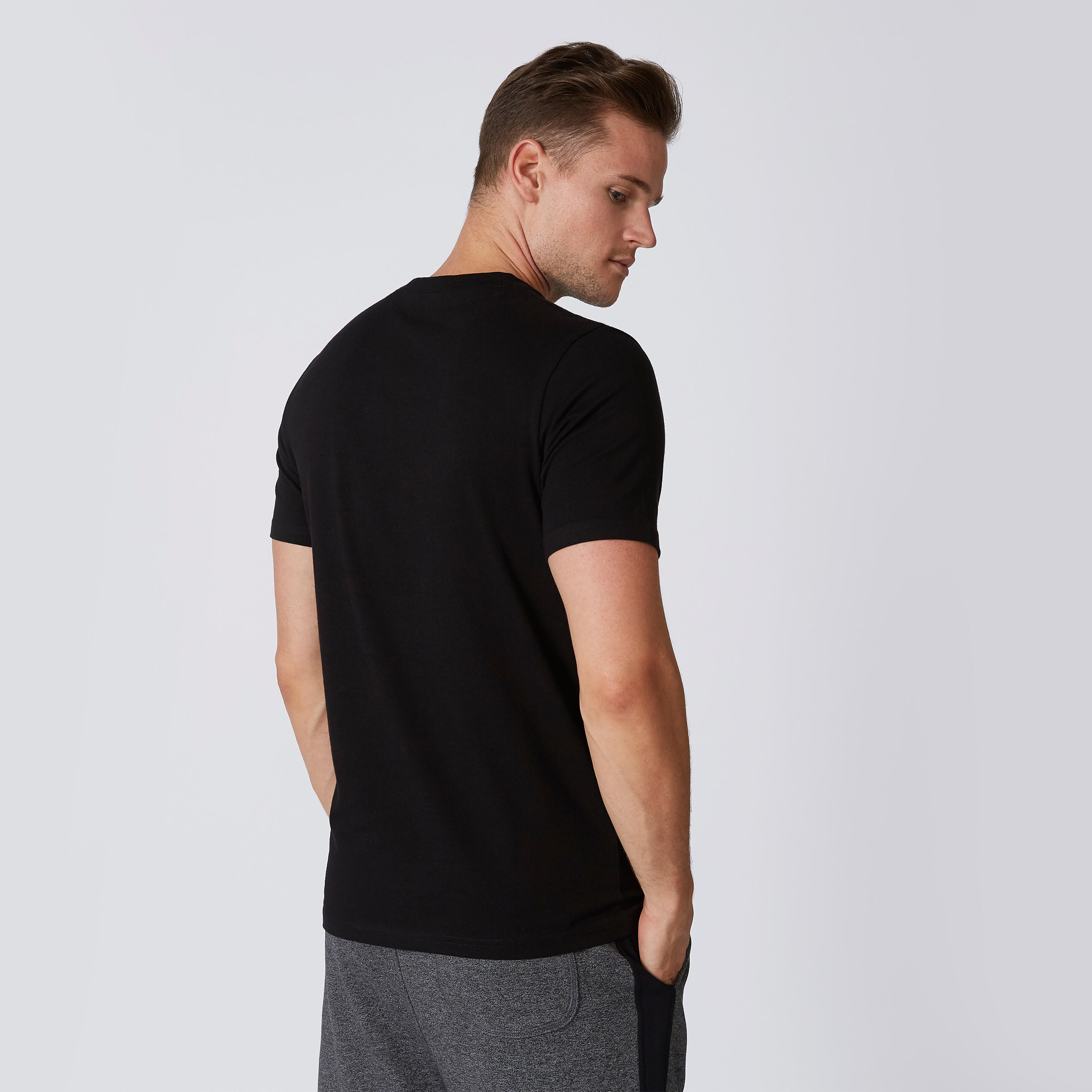 تيشيرت مستدام سليم بياقة مستديرة وطبعات سوبرمان -men-clothing-tshirtsandpolos-tshirts-image-2