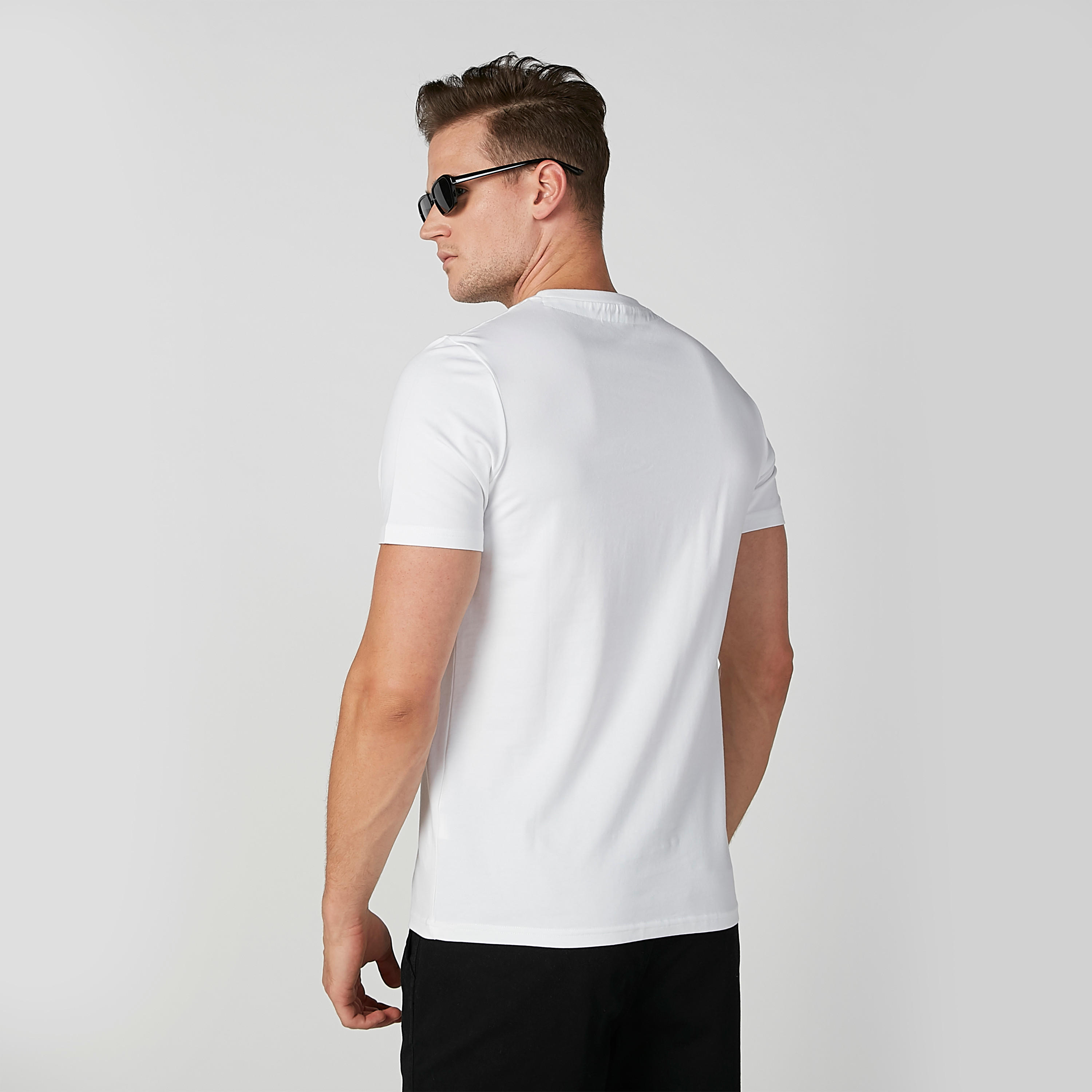 تيشيرت مستدام سليم وياقة ضيّقة وطبعات -men-clothing-tshirtsandpolos-tshirts-image-3