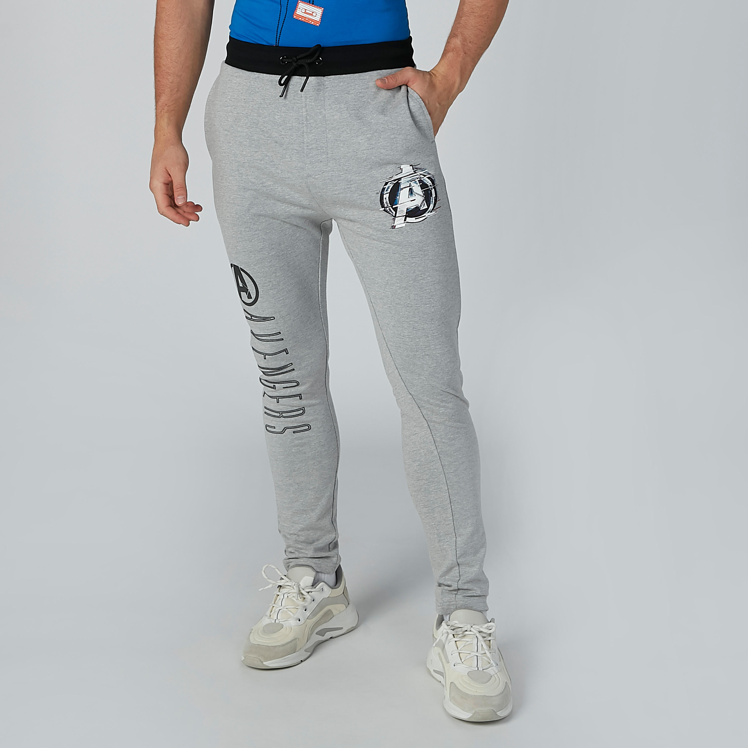 بنطلون رياضي مستدام بقصّة سليم وخصر متوسط الارتفاع وجيوب وطبعات-men-clothing-bottoms-trousersandchinos-trousers-image-1