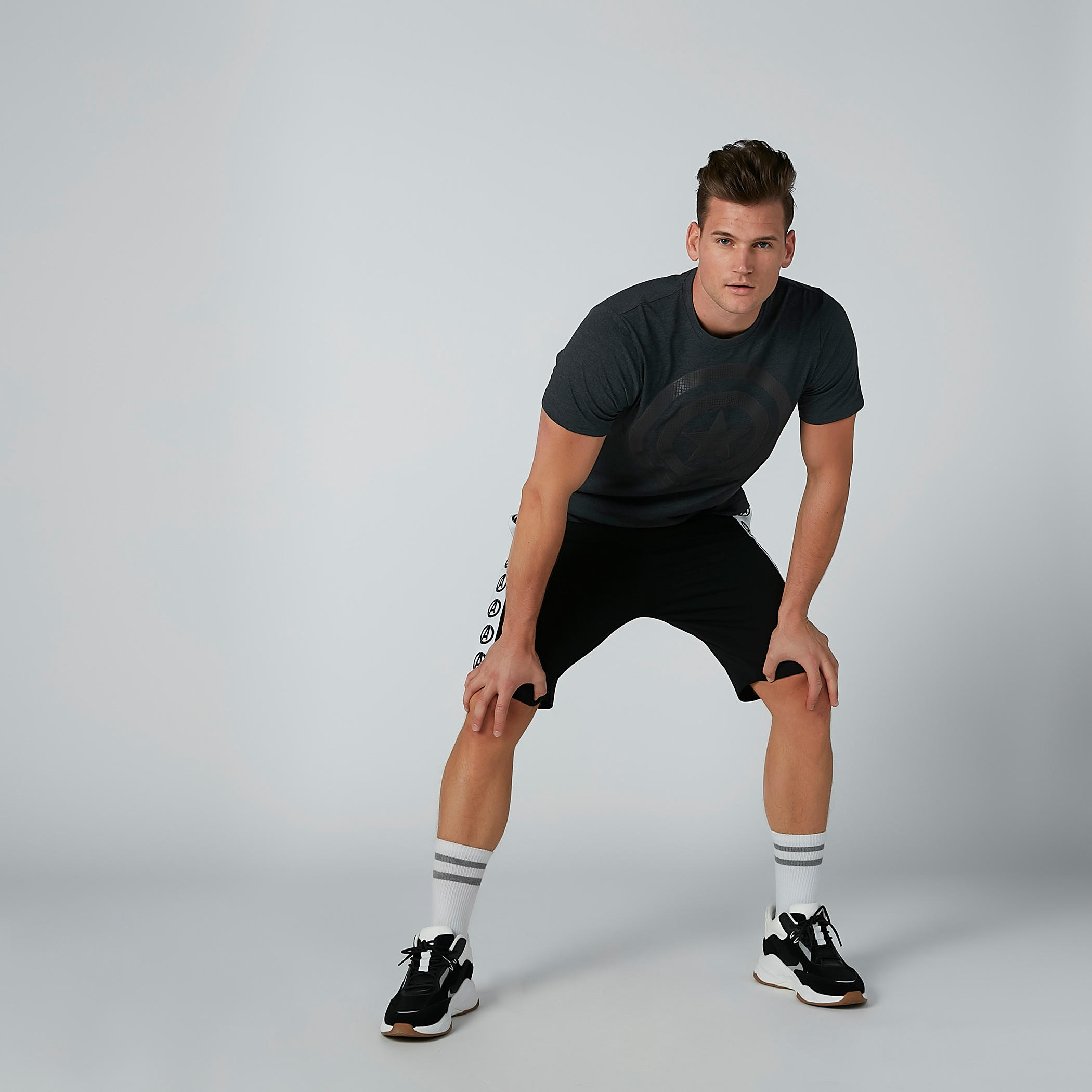 شورت مستدام برباط وشريطة وطبعات أفينجرز -men-clothing-bottoms-shorts-image-1