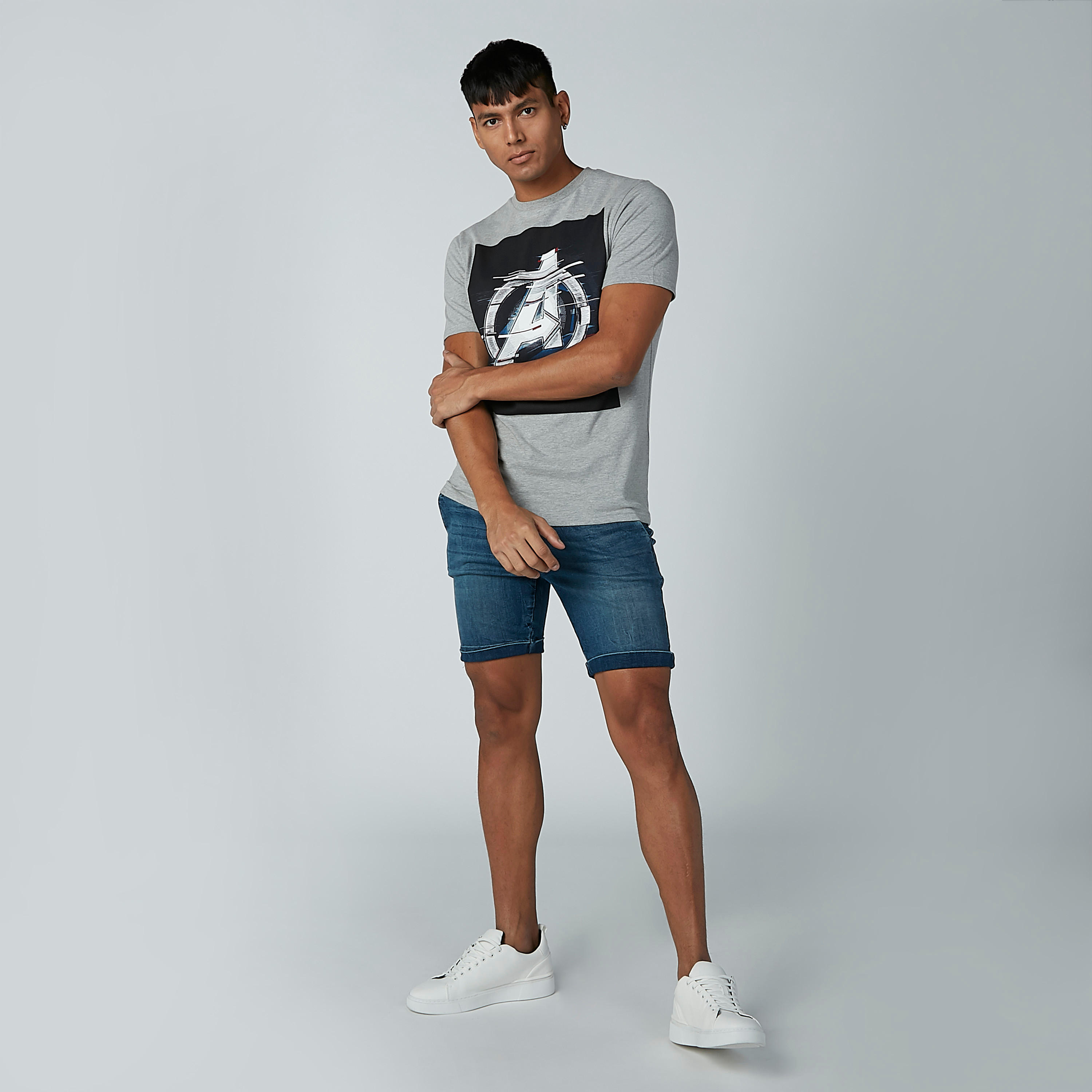 تيشيرت مستدام بقصّة سليم وياقة ضيّقة وطبعات أفينجرز -men-clothing-tshirtsandpolos-tshirts-image-1